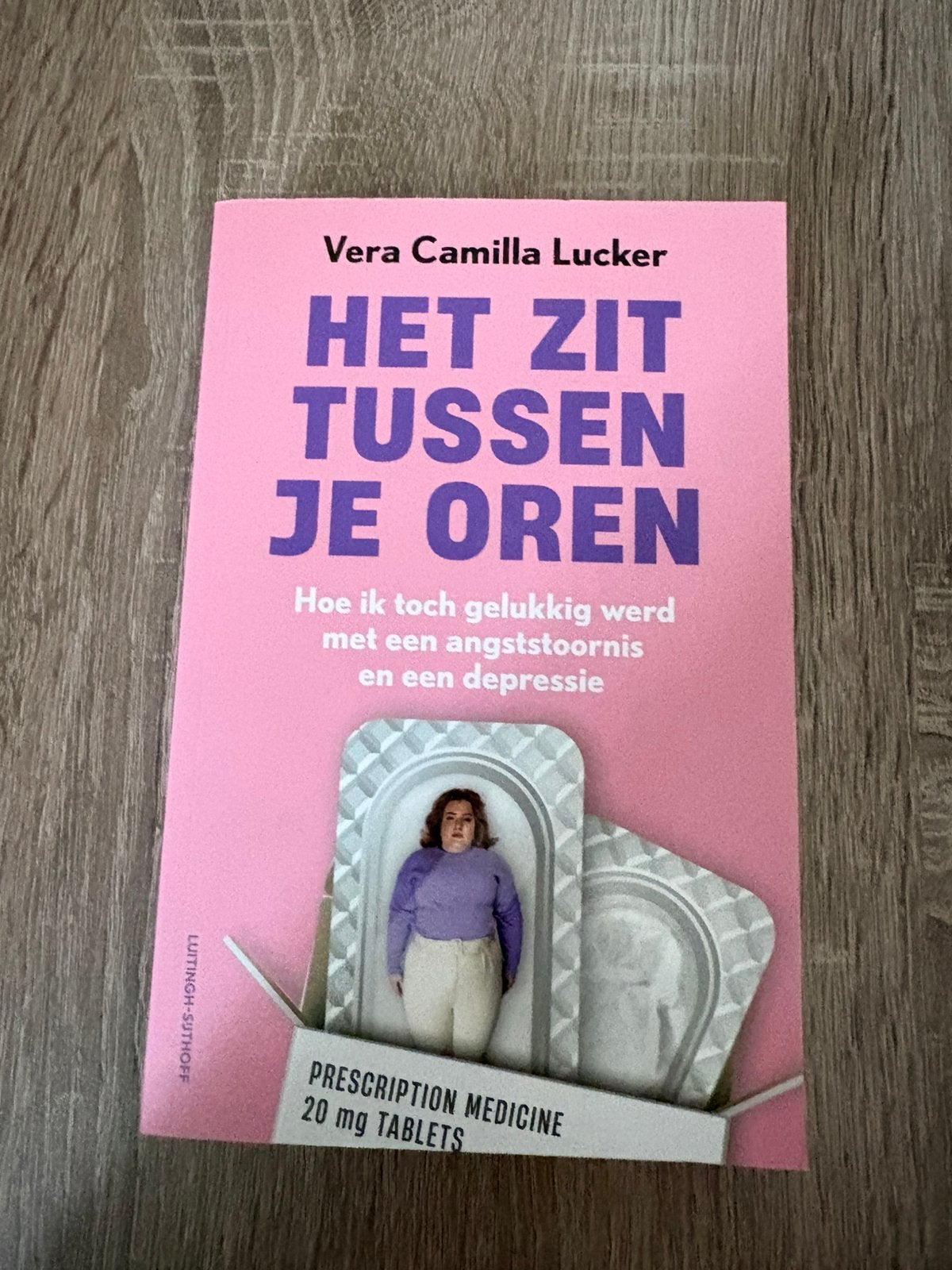 Vera Camilla Lucker - Het zit tussen je oren, Verzenden, Zo goed als nieuw, Vera Camilla Lucker