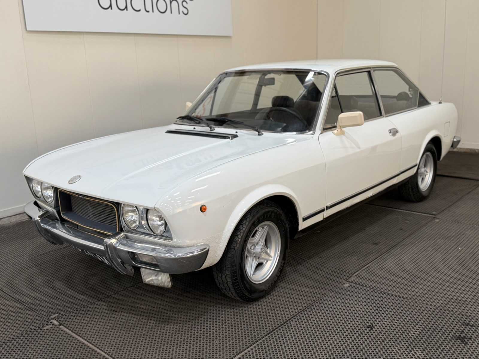 Fiat - 124 - sport - Oldtimer - 1973, Auto's, Oldtimers, Overige carrosserieën, Wit, Origineel Nederlands, Bedrijf