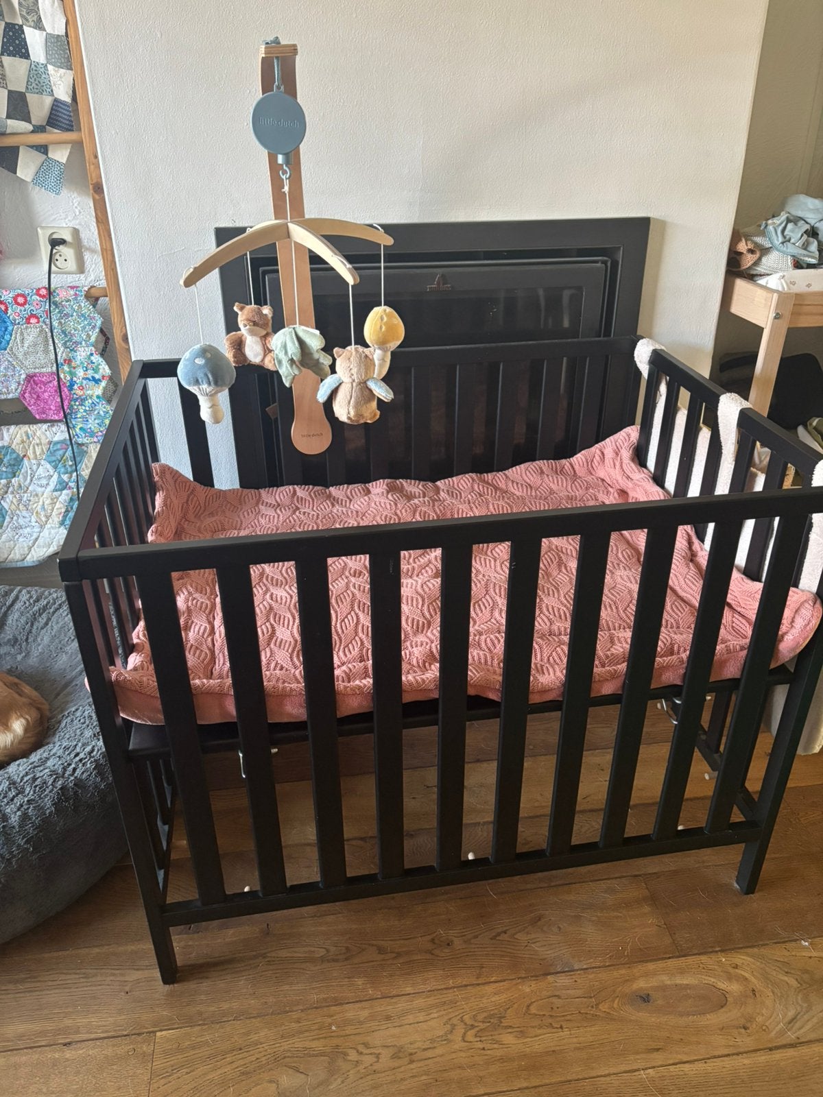 Baby box met mobile, Kinderen en Baby's, Boxen, Ophalen, Zo goed als nieuw, Rechthoekig, In hoogte verstelbaar