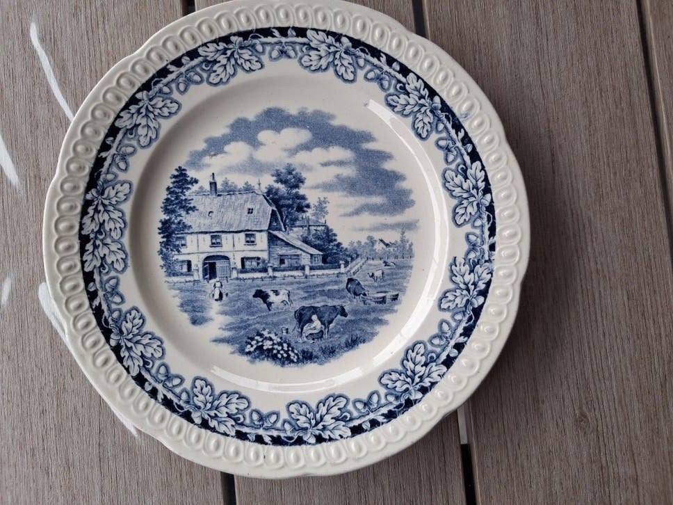 Antiek Boerenhoeve bord van Société Céramique, Ophalen of Verzenden