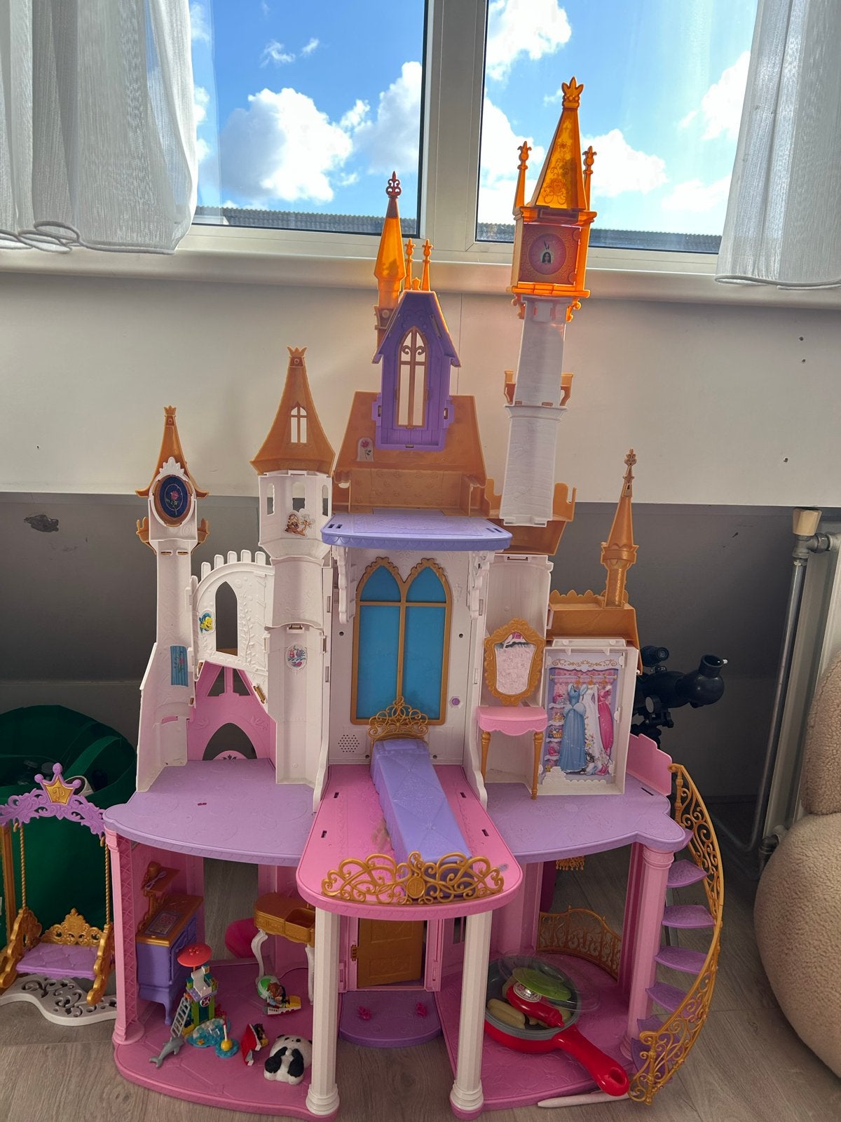 Disney prinsessenkasteel met geluid en accessoires, Ophalen, Gebruikt, Poppenhuis