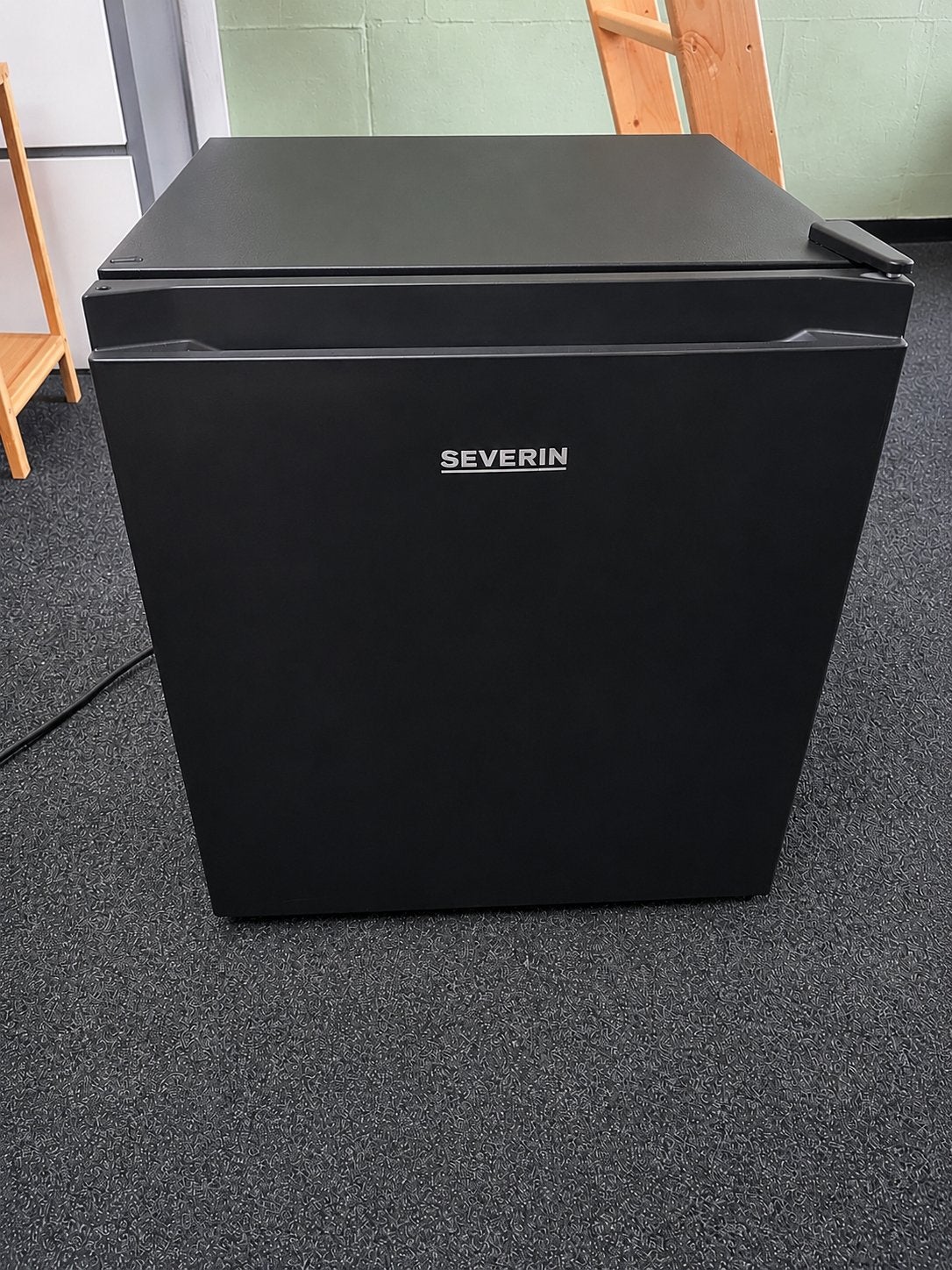 Severin Mini Koelkast, Witgoed en Apparatuur, Koelkasten en IJskasten, Ophalen, Met vriesvak, Minder dan 45 cm, Minder dan 85 cm