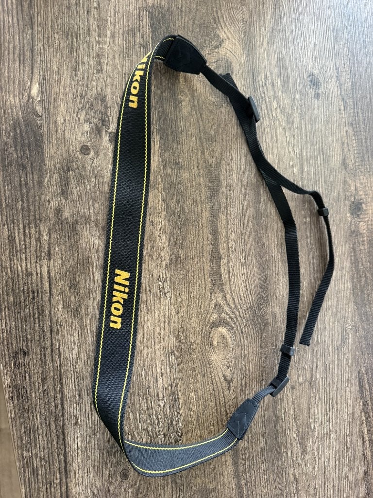Camerariem set: Nikon + Sony + Case Logic handstrap, Gebruikt, Overige typen, Zwart, Ophalen