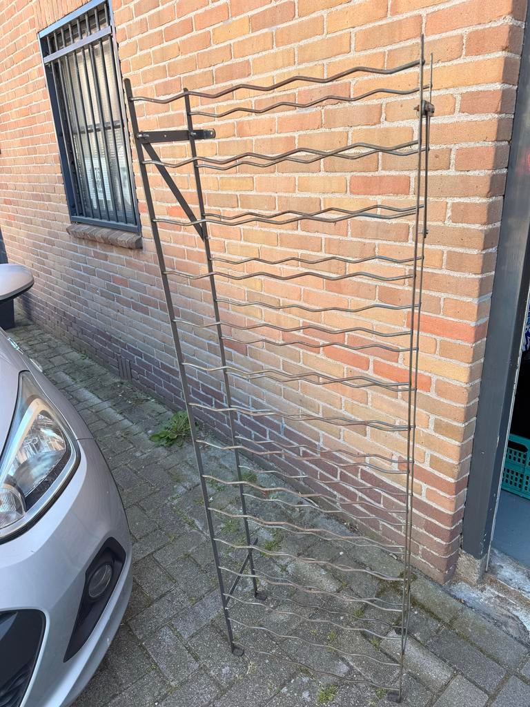 Antiek Frans Wijnrek - Metaal - Ruimte voor 70+ flessen, Huis en Inrichting, Woonaccessoires | Wijnrekken, Ophalen, Gebruikt, 25 flessen of meer