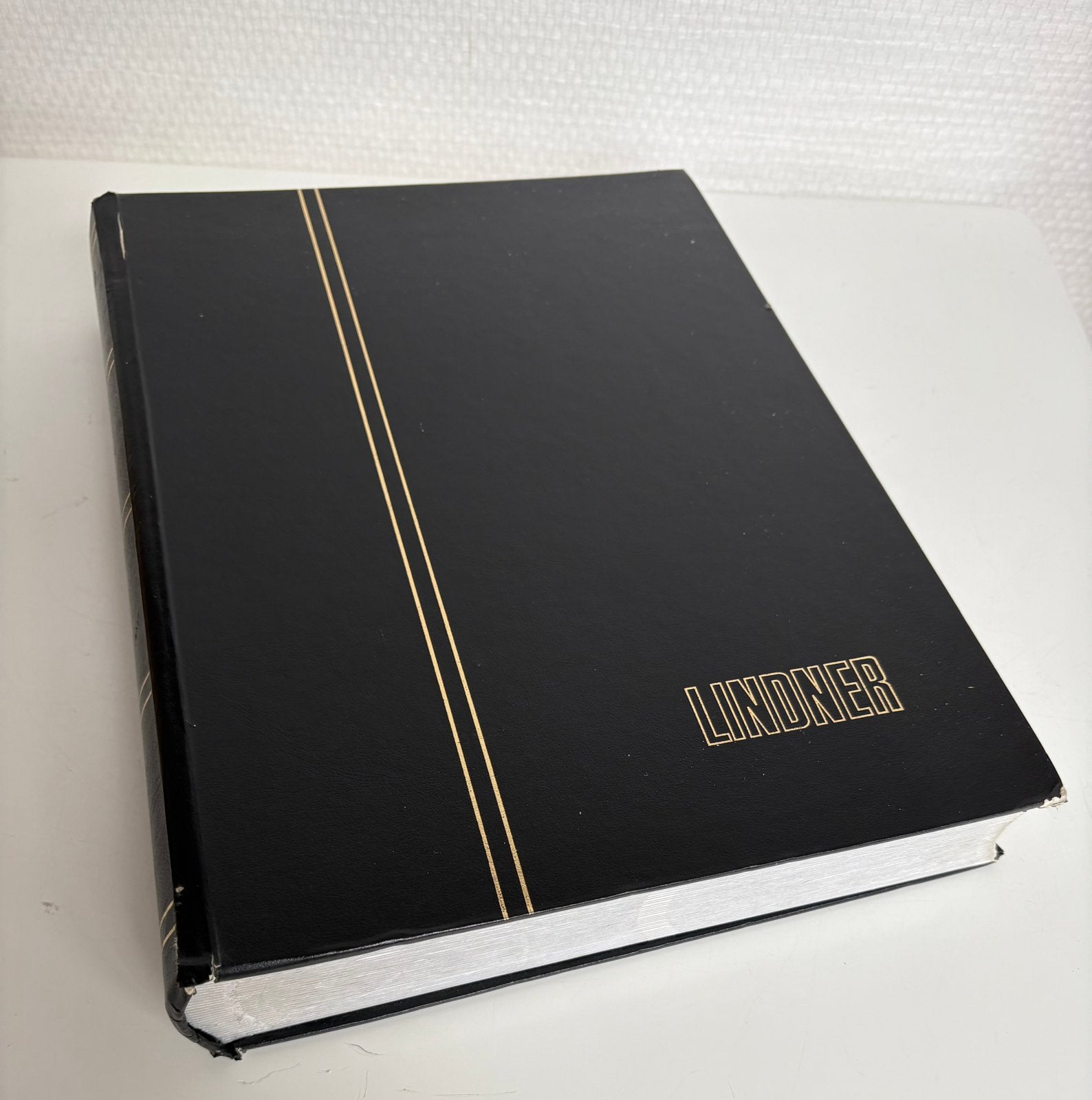 Lindner album met kerstzegels van verschillende landen., Postzegels en Munten, Postzegels | Volle albums en Verzamelingen, Buitenland