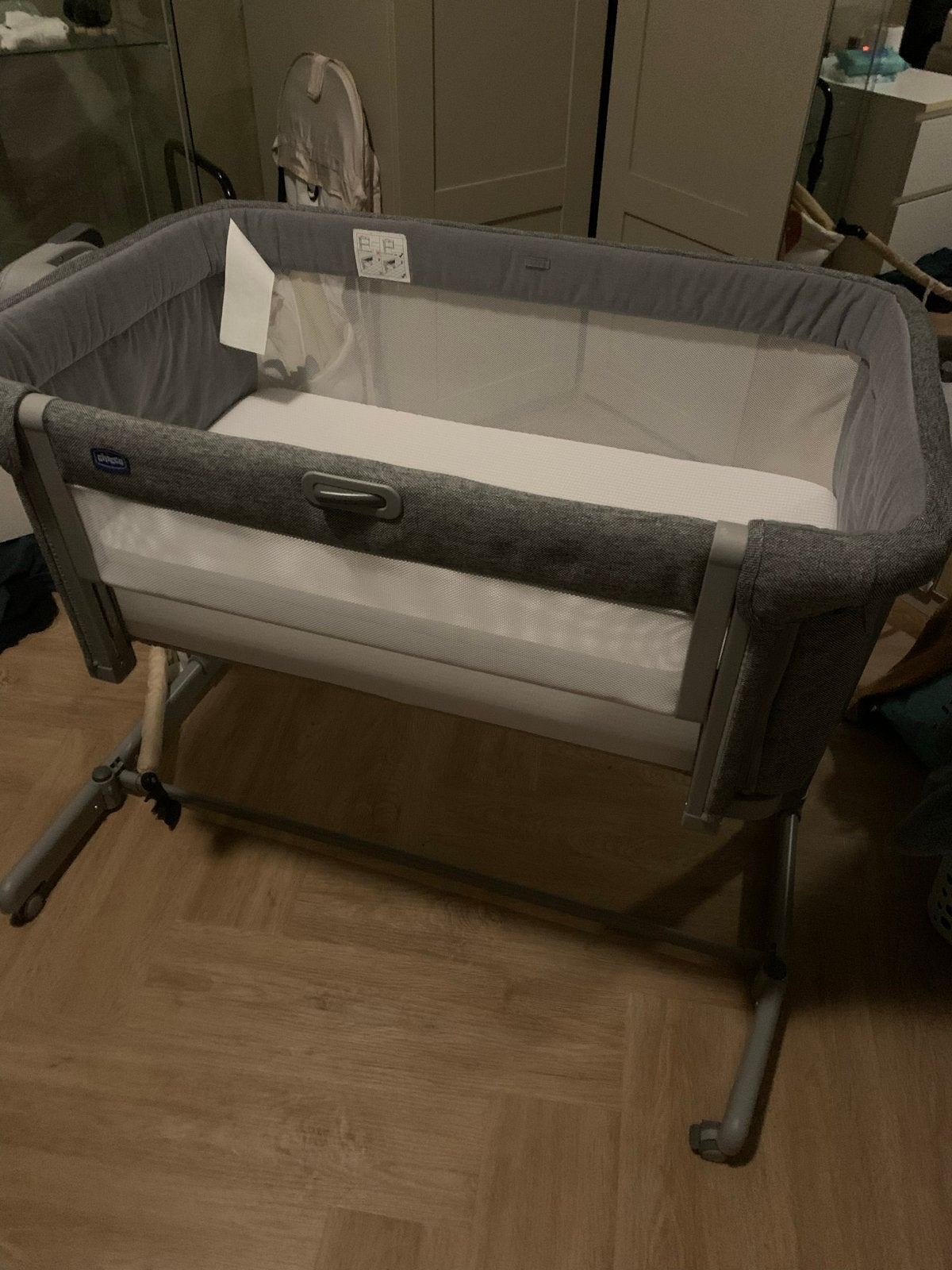 Chicco Next2Me Magic Evo Co-Sleeper Wieg met Matras, Ophalen of Verzenden, Zo goed als nieuw, Wieg