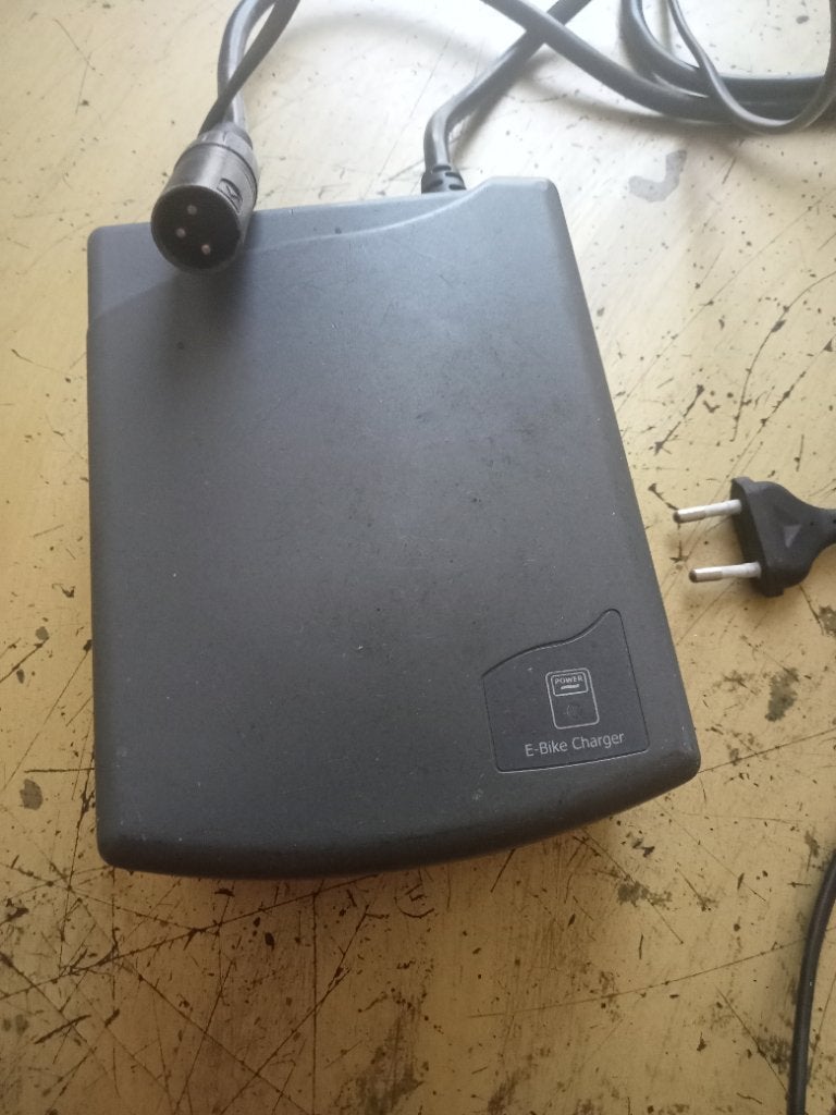 Ebike charger, Ophalen of Verzenden, Gebruikt