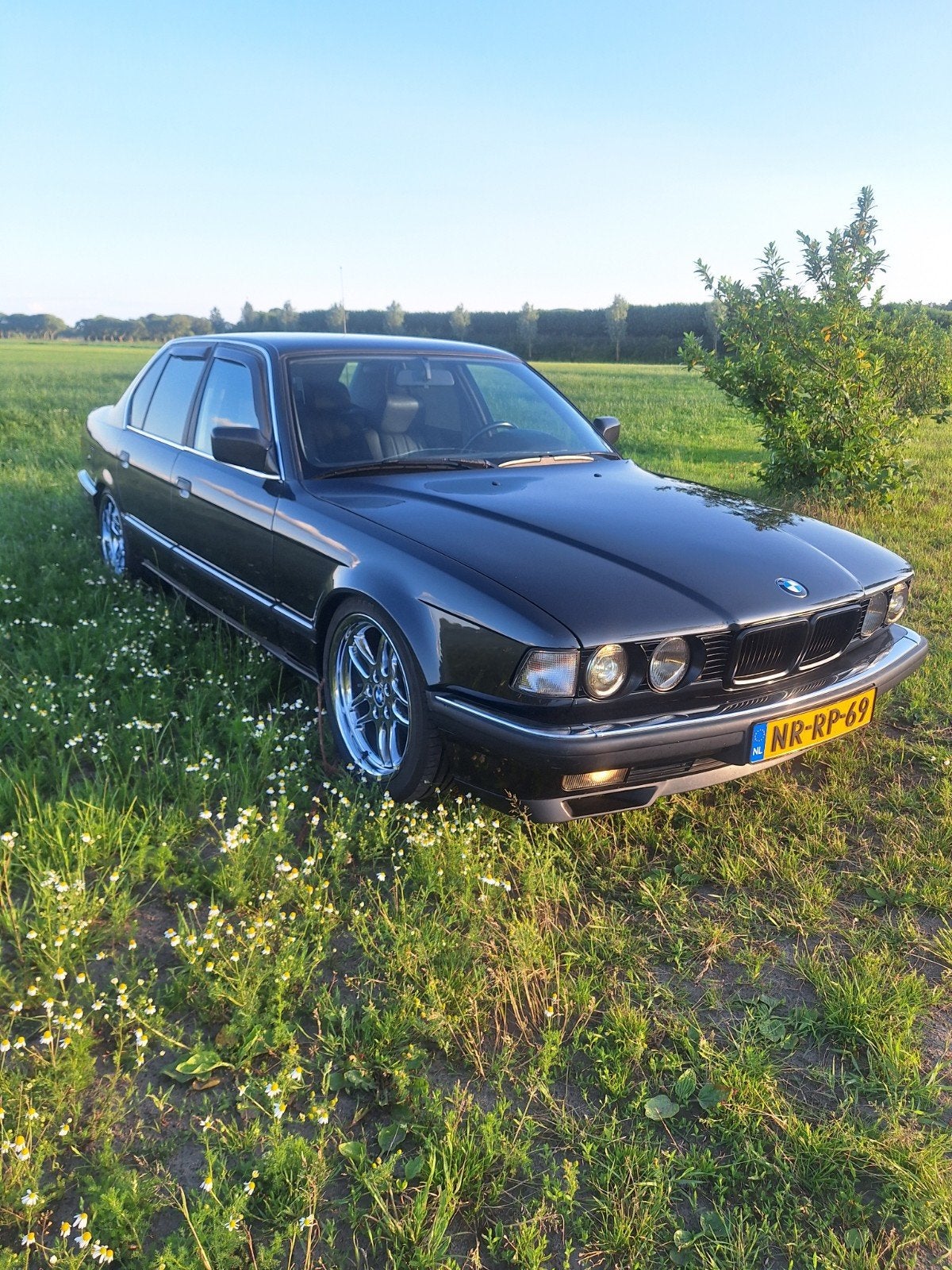 BMW 7-Serie 5.0 I 750 AUT K6 1987 Zwart, Auto's, Oldtimers, Achterwielaandrijving, Zwart, Zwart, Leder