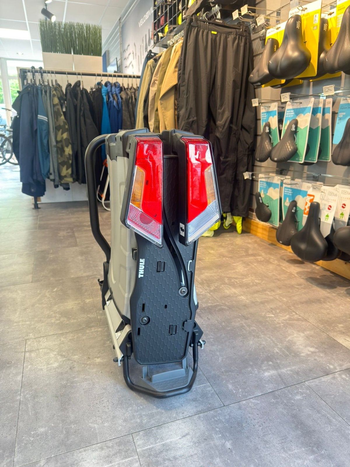 Nieuwe Thule Easyfold 933 Fietsendrager voor 2 fietsen, Ophalen, Zo goed als nieuw, 2 fietsen, Trekhaakdrager