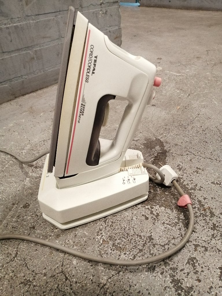 WEG=WEG!!! VINTAGE TEFAL STRIJKIJZER KRACHTIG | STEAM IRON, Ophalen of Verzenden, Gebruikt, Strijkijzer met snoer