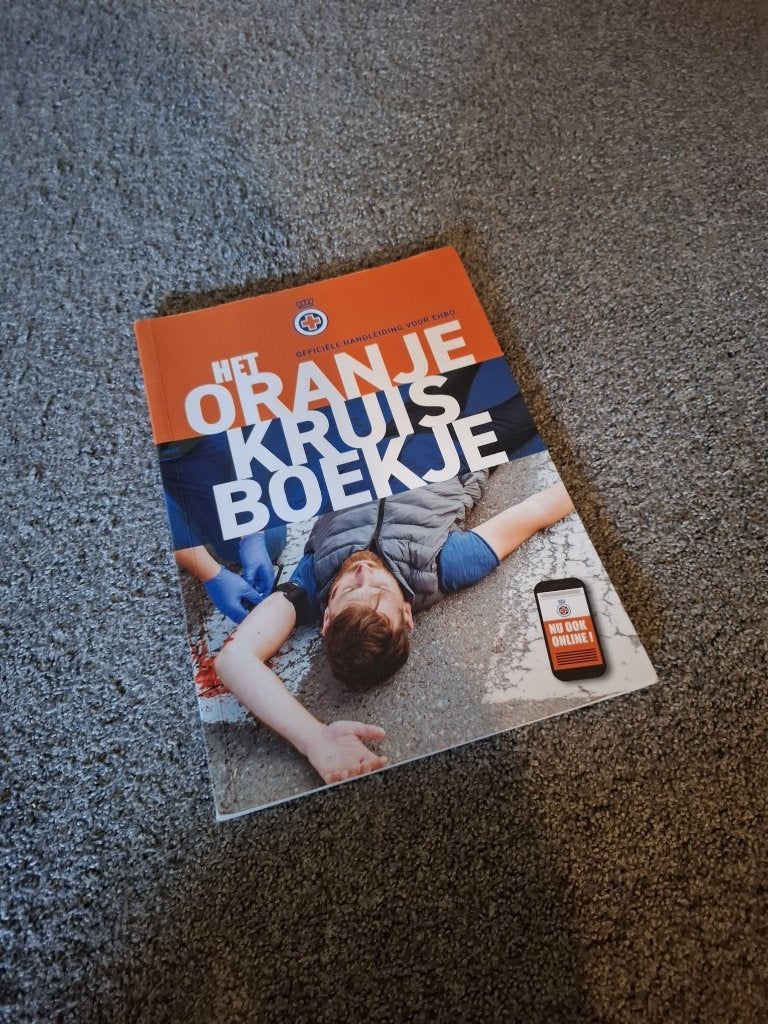 Oranje Kruis Boekje, Niet van toepassing, ThiemeMeulenhoff, Ophalen of Verzenden, Zo goed als nieuw
