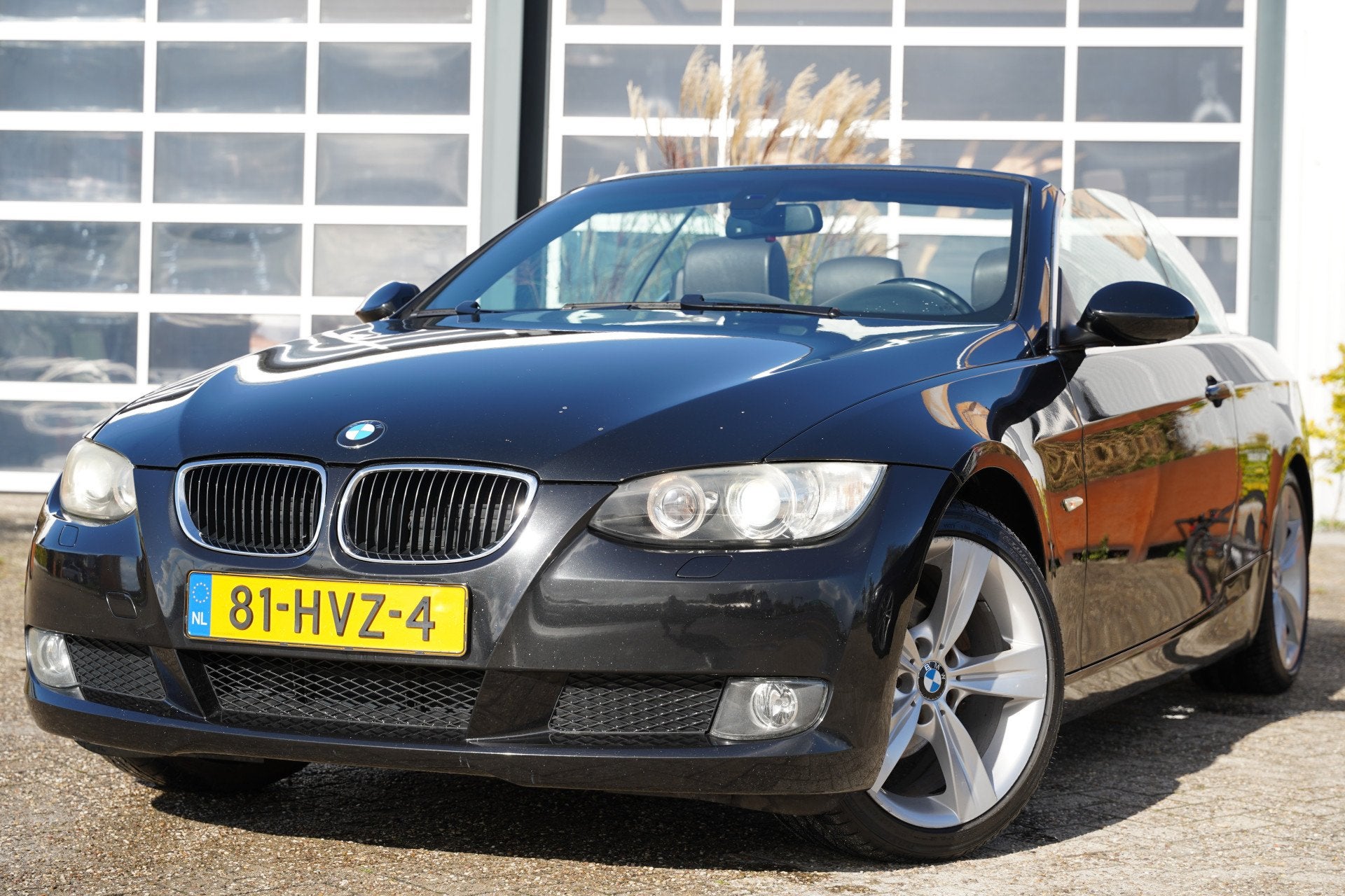 BMW 3 Serie Cabrio 320i Executive 170pk | Audio-navigatie fu, Auto's, Dealer onderhouden, Zwart, 4 cilinders, Cabriolet
