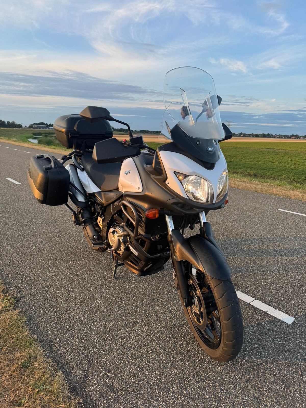 Suzuki v strom 650 2013, Motoren, Motoren | Suzuki, 2 cilinders, Motorrijbewijs A, Particulier, Meer dan 35 kW