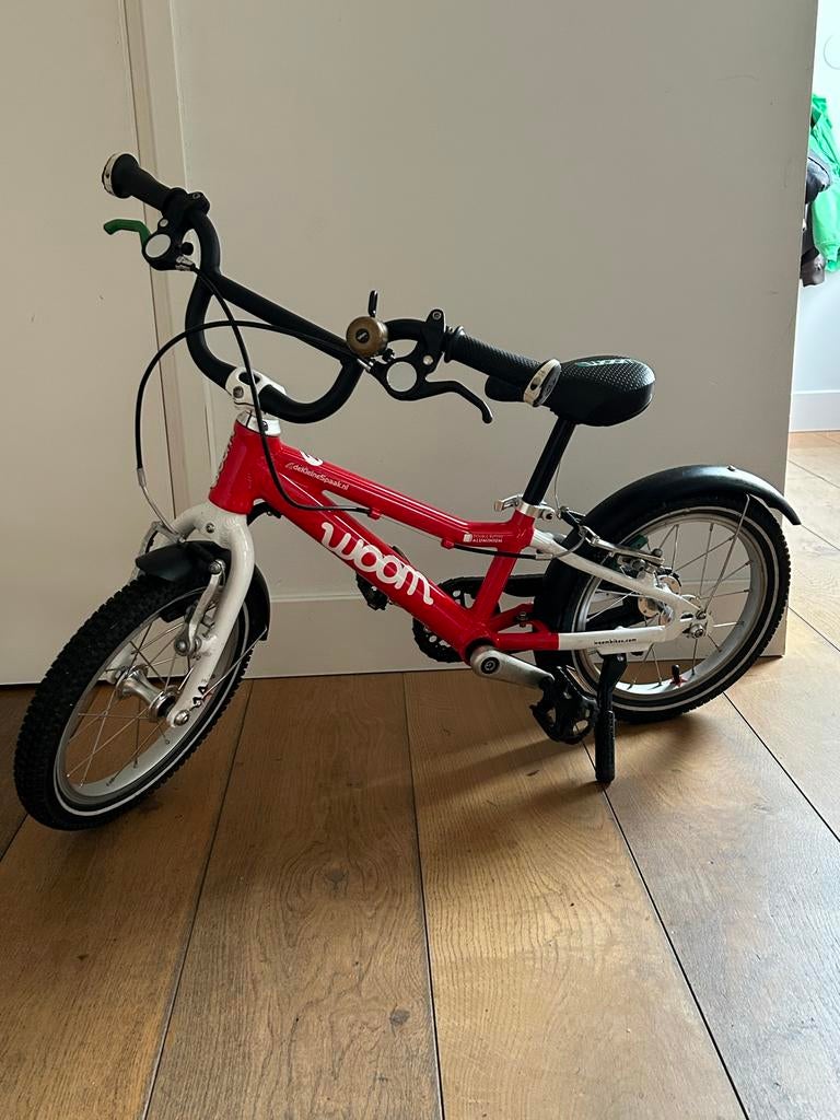 Woom 2 kinderfiets(16 inch) - Zeer licht en goed onderhouden, Fietsen en Brommers, Fietsen | Kinderfietsjes, Ophalen, Gebruikt