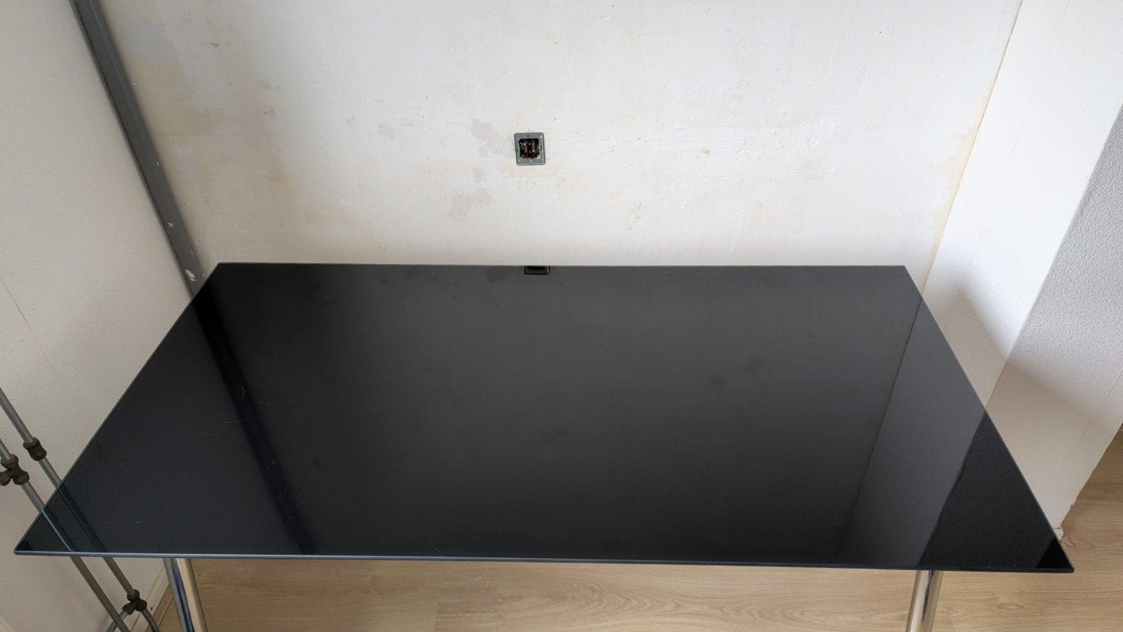 Galant bureau - Zwart glazen blad Handmatig verstelbaar, Ophalen, Gebruikt, In hoogte verstelbaar, IKEA