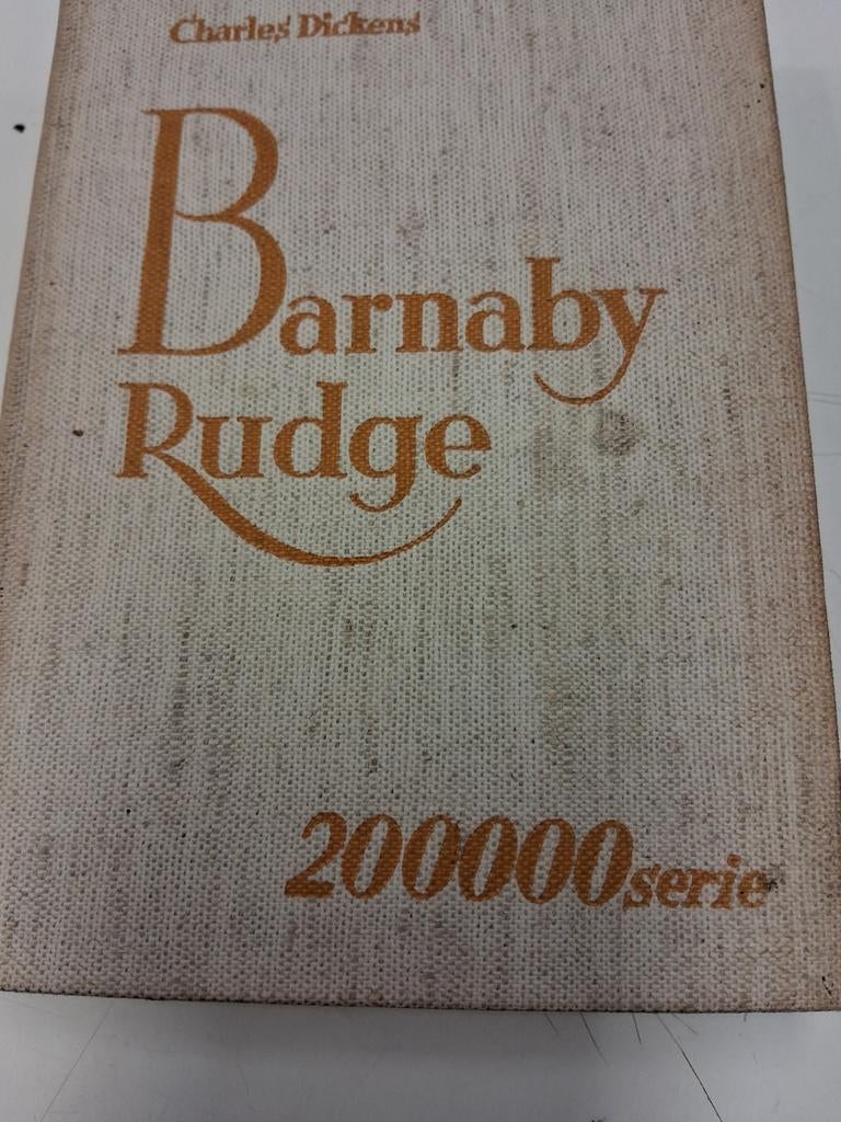 Barnaby Rudge - Charles Dickens (200.000-serie), Ophalen of Verzenden, Gelezen, Charles Dickens, Nederland