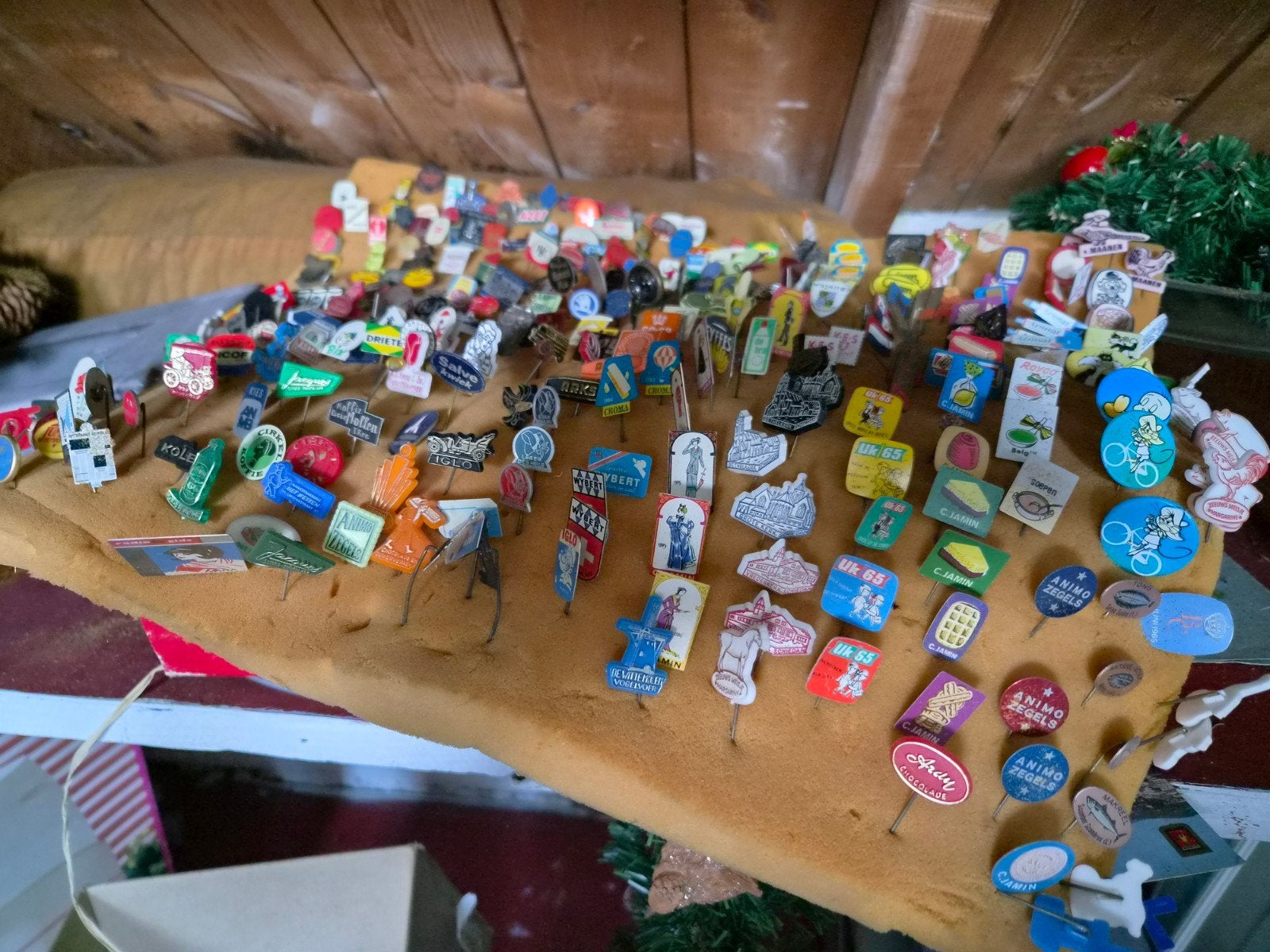 Grote verzameling vintage speldjes - Zoldervondst, Ophalen of Verzenden, Gebruikt, Overige onderwerpen