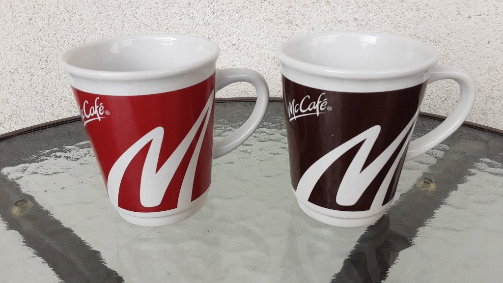 McCafe mokken rood & zwart, Overige materialen, Overige merken, Ophalen of Verzenden, Zo goed als nieuw