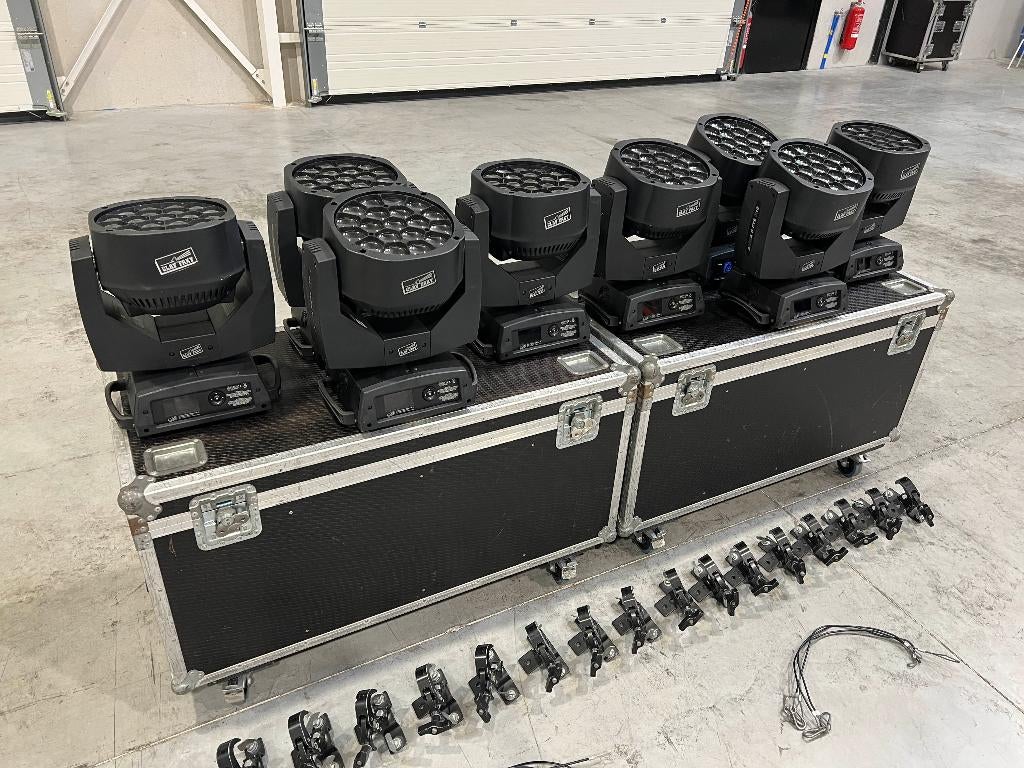 8x Clay Paky A.leda B-Eye K10 + 2x case + 16x bracket/clamp, Muziek en Instrumenten, Licht en Laser, Ophalen of Verzenden, Licht