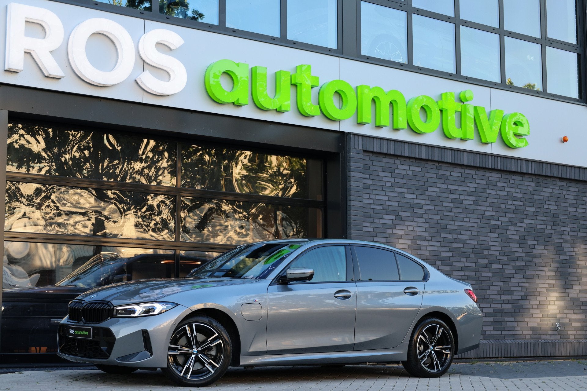 BMW 3-serie 330e M-SPORT | BTW | ACC | MEMORY | HUD | LED |, Auto's, BMW, Achterwielaandrijving, Gebruikt, Zwart, 4 cilinders