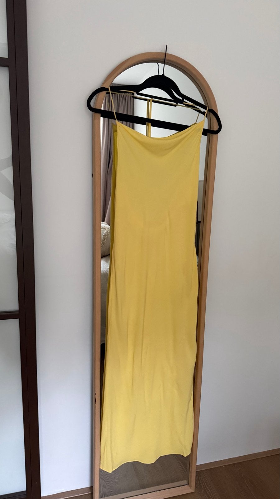 Ba&sh Gele Maxi Jurk met Open Rug, Kleding | Dames, Jurken, Geel, Ophalen of Verzenden, Zo goed als nieuw, Maat 34 (XS) of kleiner