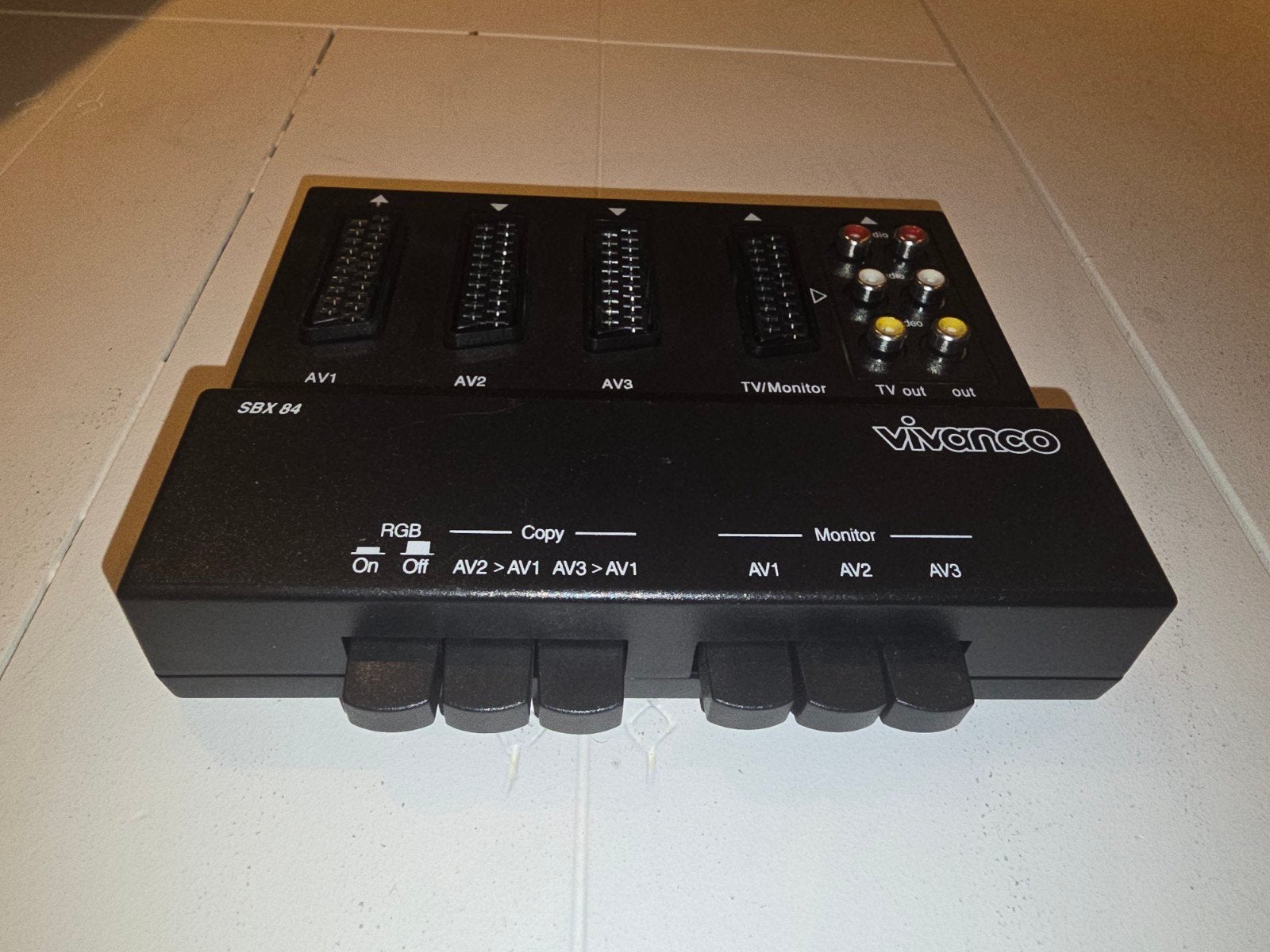 Vivanco SBX 84 Scart Switch - Game Console Switch, Ophalen of Verzenden, Gebruikt, Minder dan 2 meter, Scartkabel