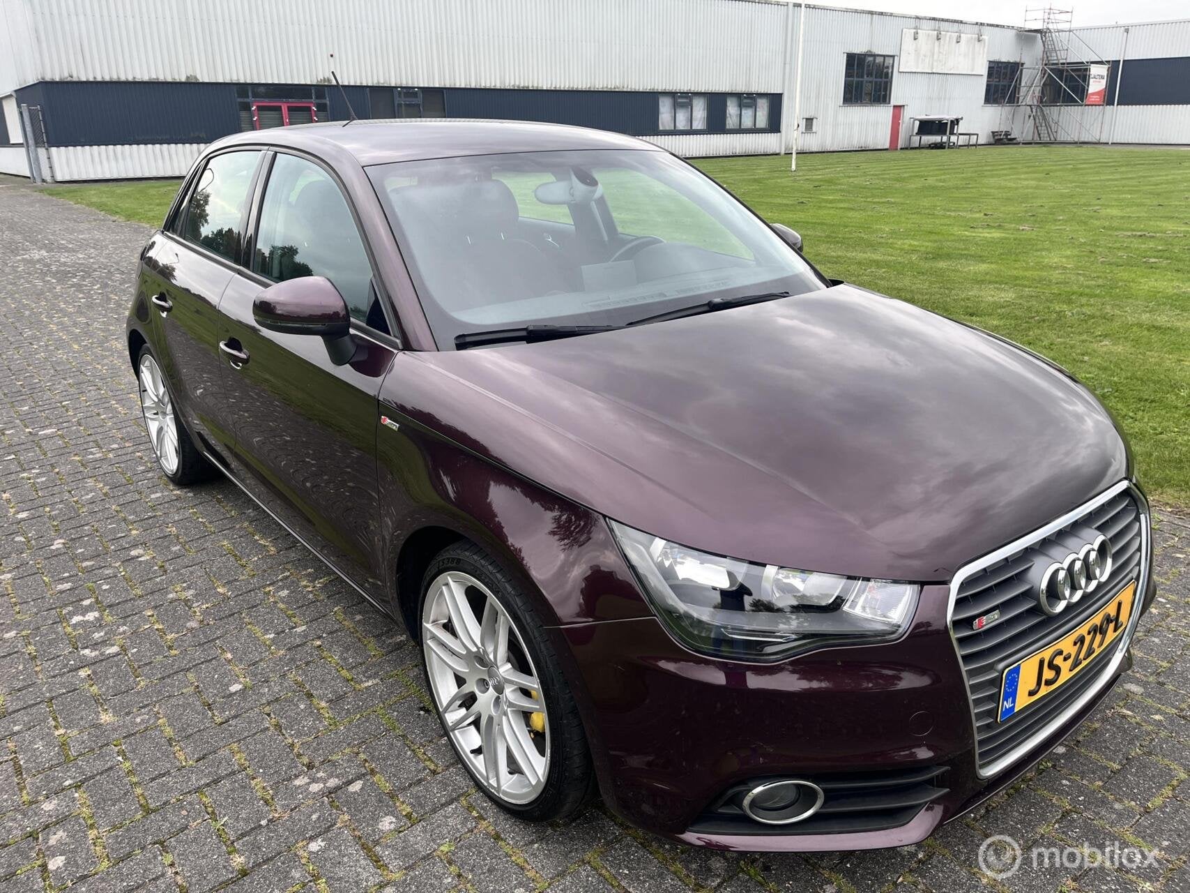 Audi A1 Sportback 1.6 TDI Ambition Pro Line / Navi / Cruise, Voorwielaandrijving, Euro 5, Stof, 4 cilinders