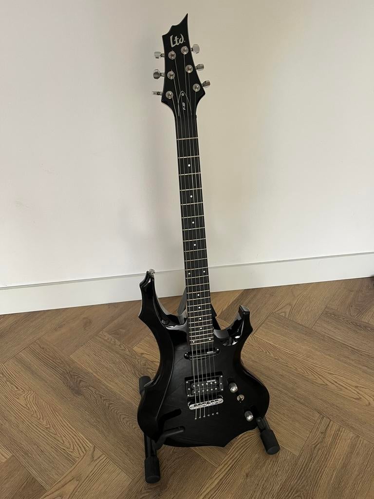 LTD (ESP) F-10 zwart zgan, Muziek en Instrumenten, Ophalen, Zo goed als nieuw, Solid body, Overige merken