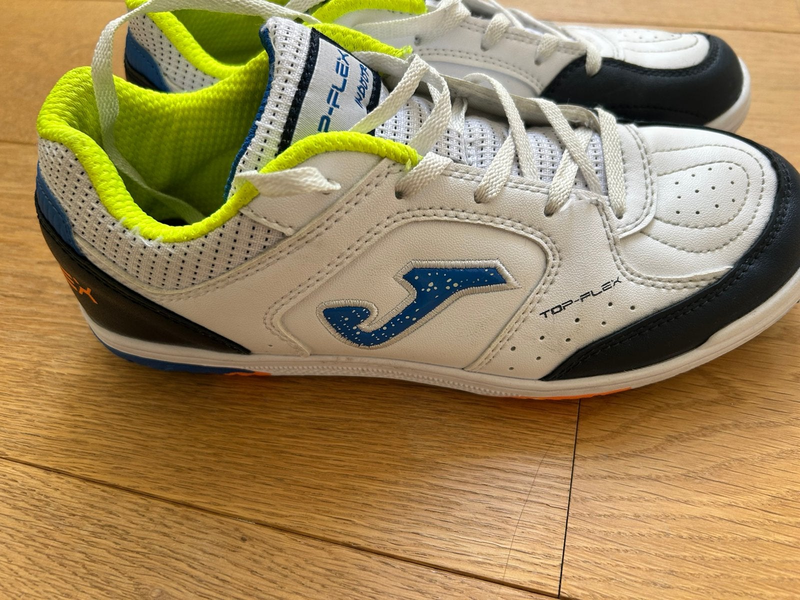 Johma indoor schoenen gymschoenen sportschoenen, Ophalen of Verzenden, Zo goed als nieuw, Wit, Sportschoenen