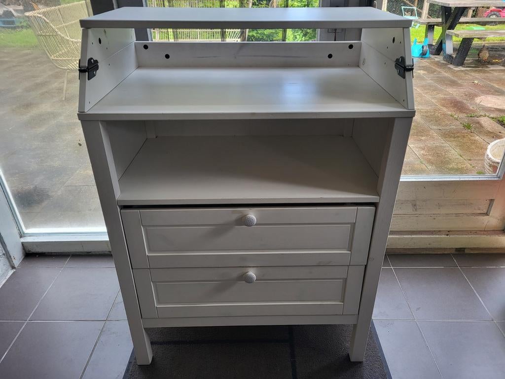 Witte commode met twee lades en inruimvak, Ophalen