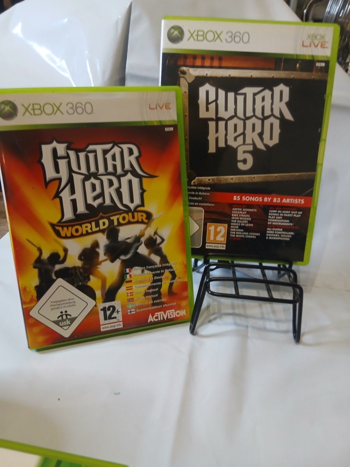 guitar hero 5 en world tour xbox 360, Spelcomputers en Games, Muziek, Ophalen of Verzenden, Zo goed als nieuw, 3 spelers of meer