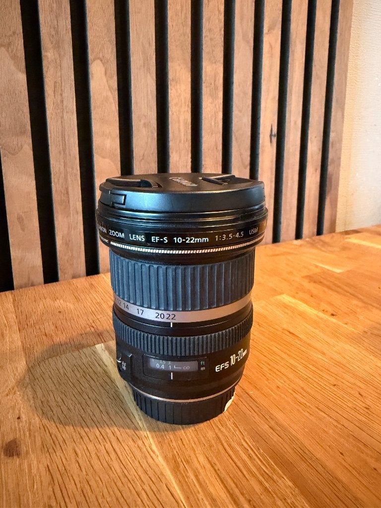 Canon EF-S 10-22mm f/3.5-4.5 USM – Ultragroothoeklens, Canon, Handmatige focus, Zo goed als nieuw, 10 mm
