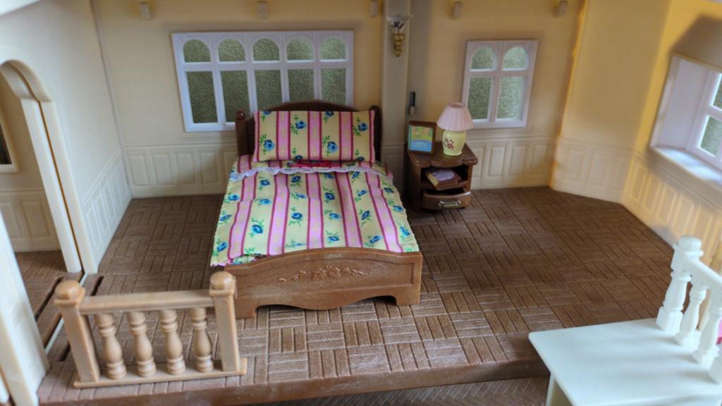Slaapkamer ouders sylvanian families, Ophalen, Zo goed als nieuw, Poppenhuis