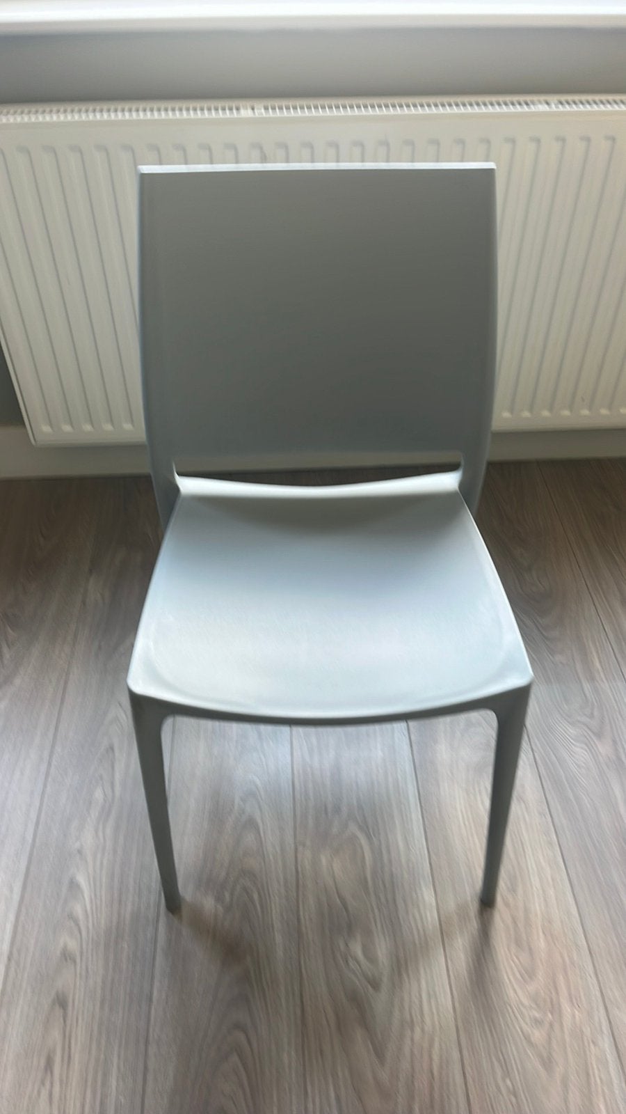 4 Kunststof stoelen, Huis en Inrichting, Stoelen, Kunststof, Ophalen of Verzenden, Zo goed als nieuw, Vijf, Zes of meer stoelen