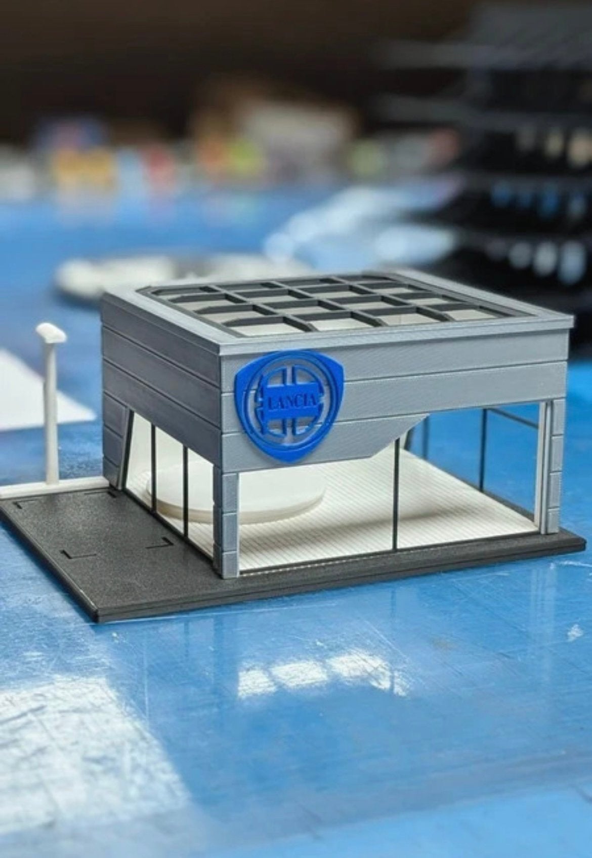 Lancia showroom diorama 1/64, Hobby en Vrije tijd, Ophalen of Verzenden, Nieuw, Auto