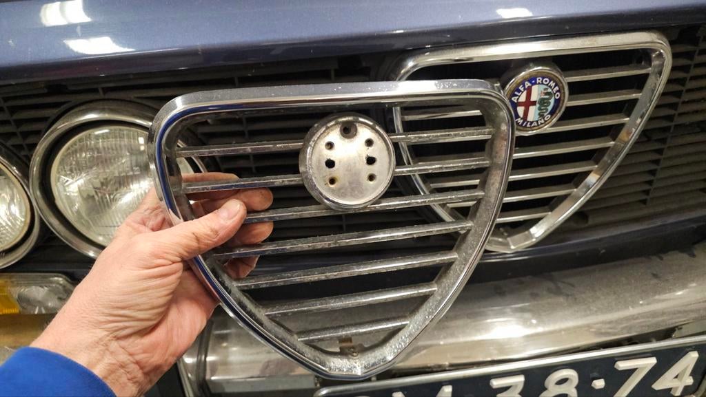 1973 Alfa Romeo Berlina 2000 grill gebruikte staat, Ophalen of Verzenden, Gebruikt, Voor, Alfa Romeo