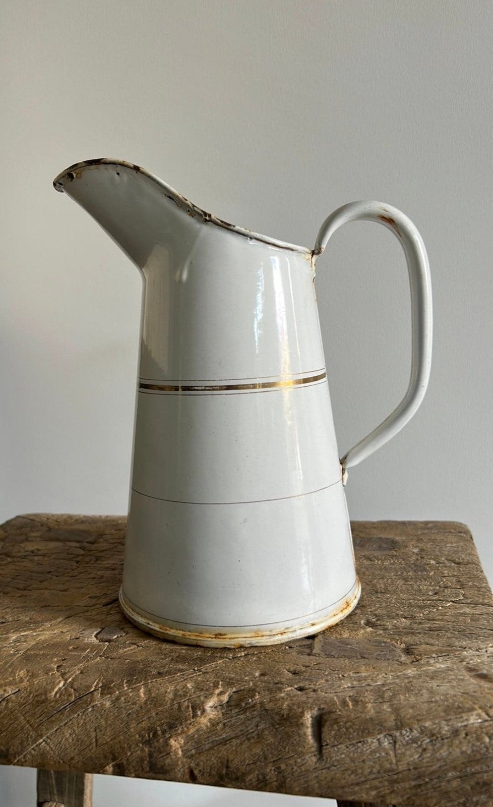 Frans witte emaille waterkan met gouden bies, Antiek en Kunst, Verzenden