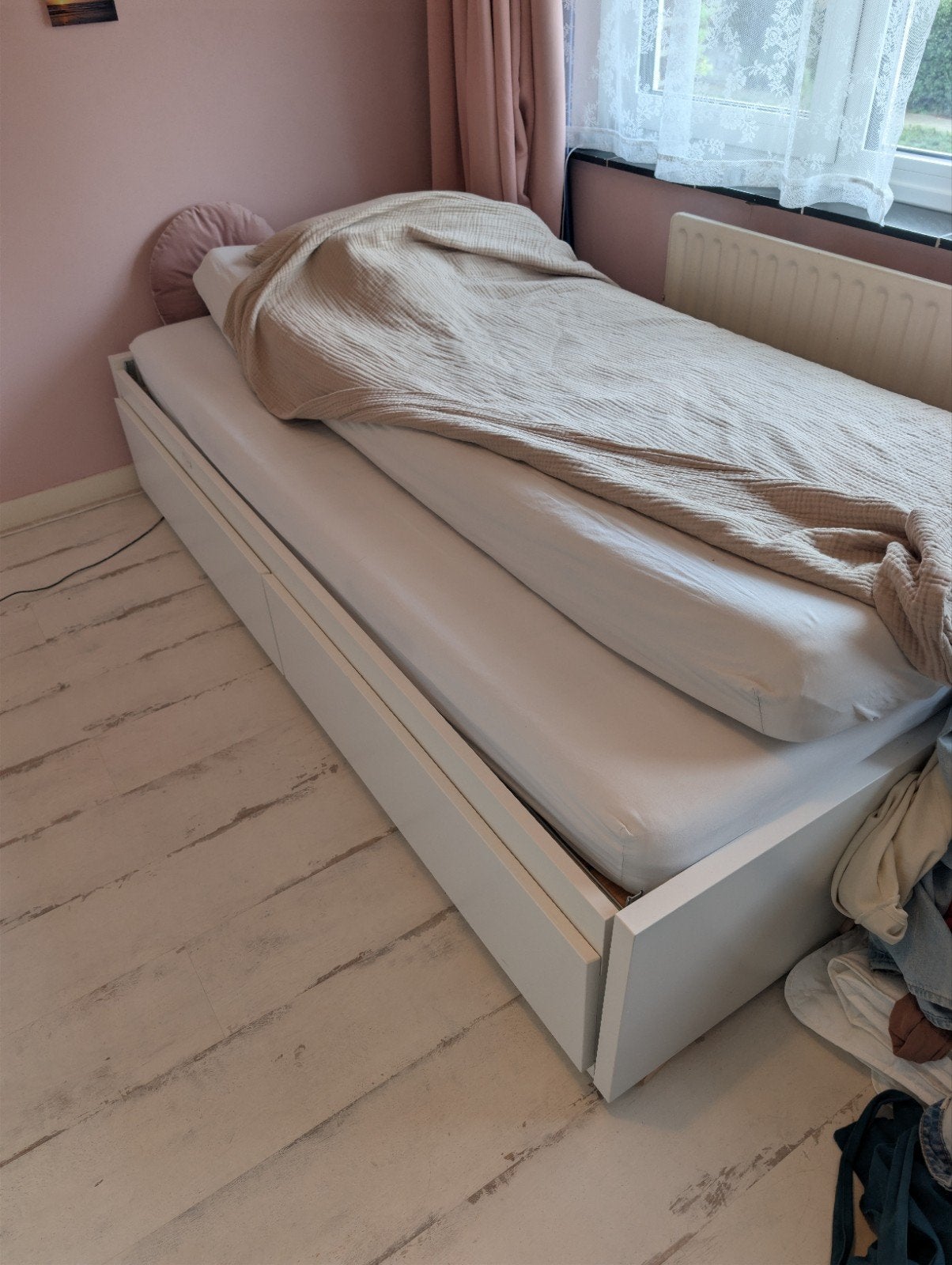 Ikea uitschuifbaar bed met 2 matrassen en opberglades, Ophalen, Wit, Tweepersoons, 200 cm
