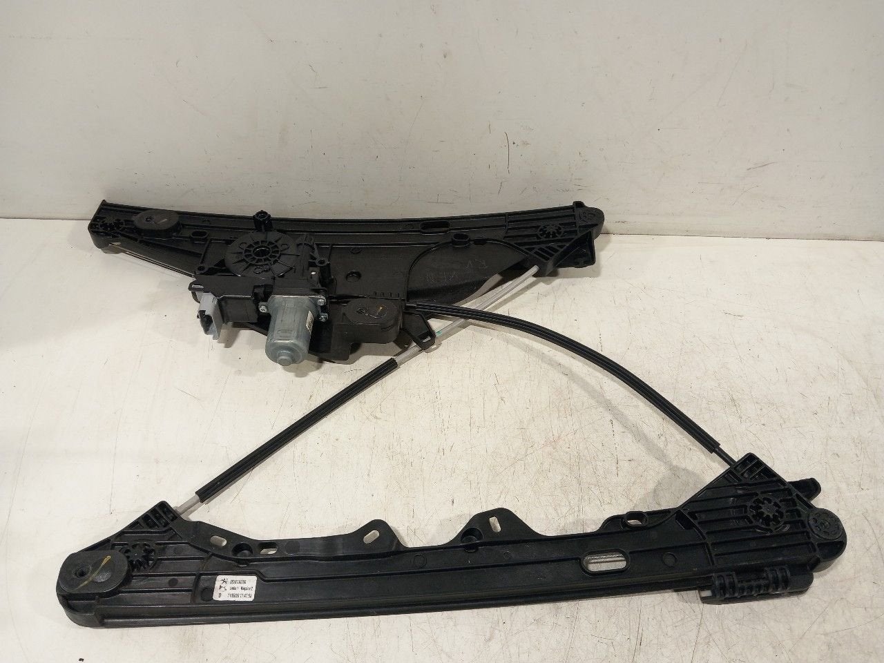 Raammechaniek elektrisch rechts voor Peugeot 2008, Onderdelen@venauto.nl, Van der Ven Autorecycling B.V., Gebruikt, Ettenseweg 76, 4706 PB Roosendaal, The Netherlands