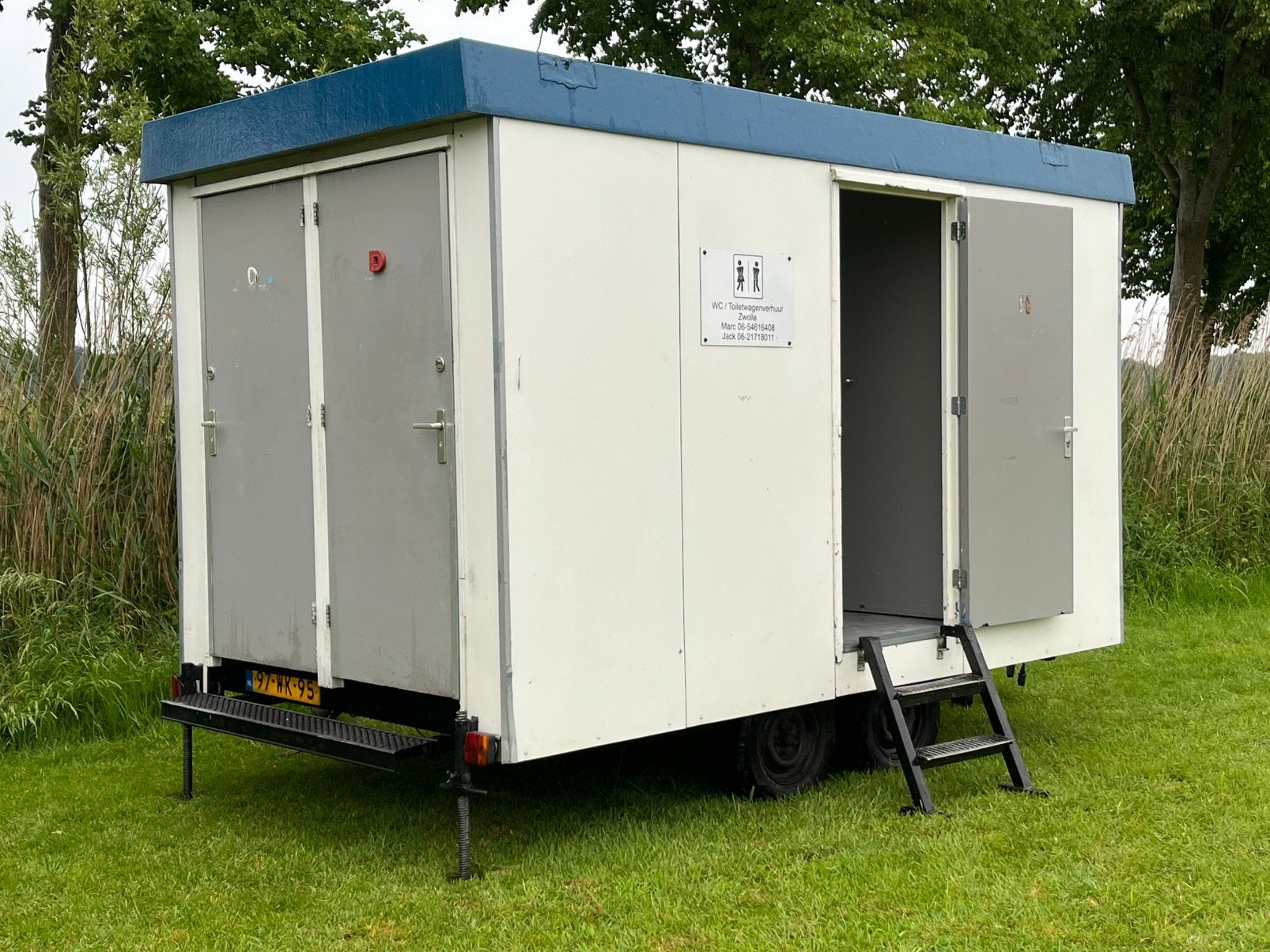 Te Huur Toilet/WC wagen, Ophalen, Gebruikt