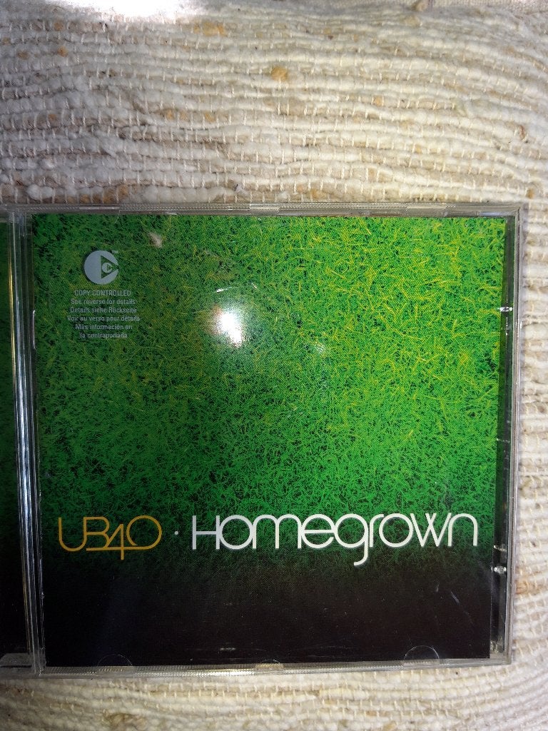 UB- 40, Homegrow €4, The best of €3, The very best of €3, Ophalen of Verzenden, Gebruikt, Pop, Album