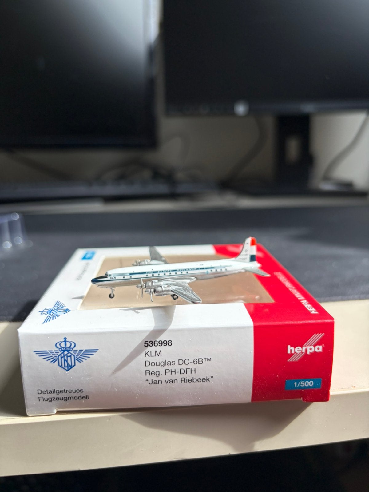 Herpa 1/500 KLM Douglas DC-6, Verzamelen, Ophalen of Verzenden, Zo goed als nieuw, Schaalmodel