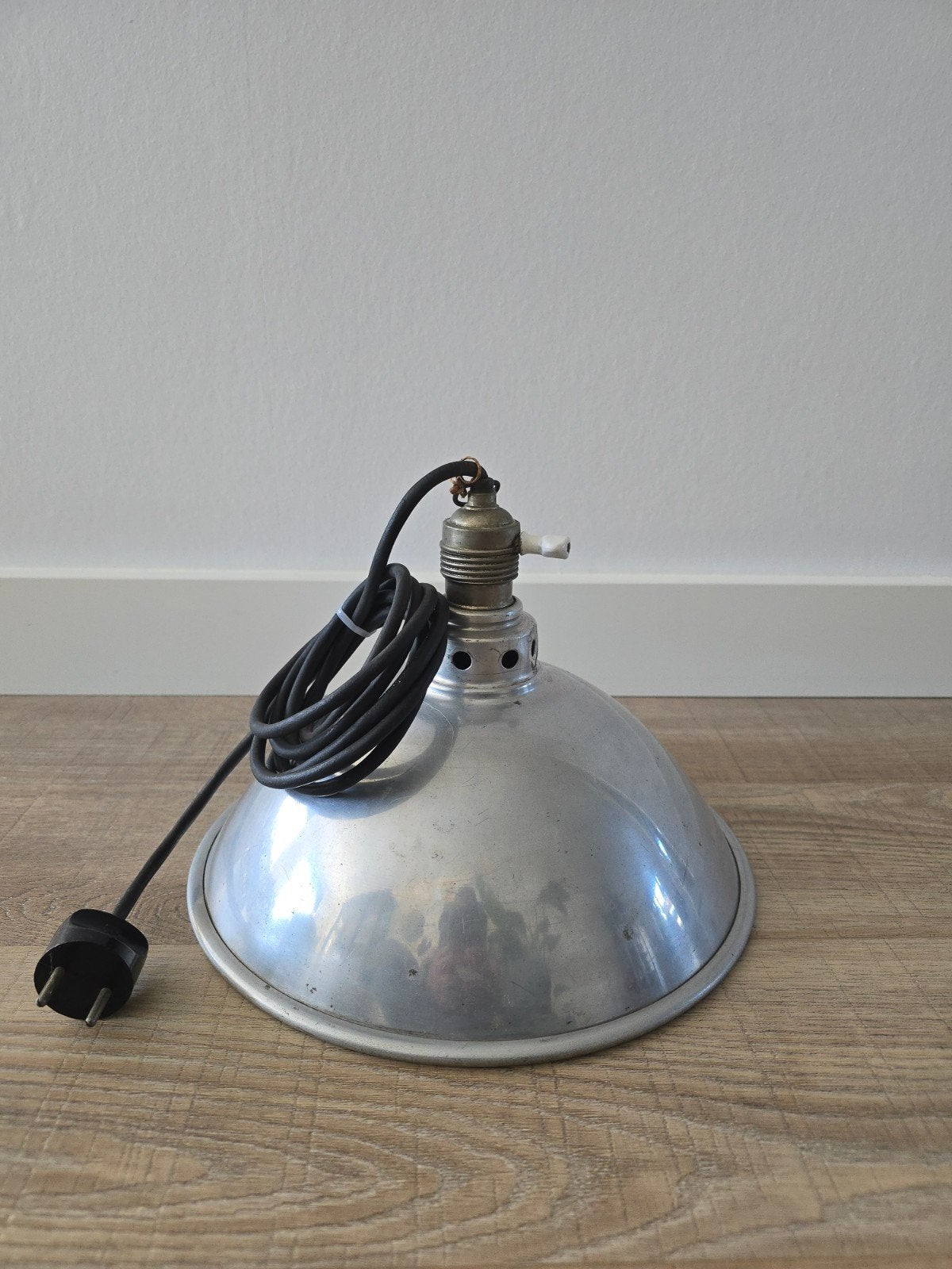 Antieke aluminium hanglamp met koperen / porseleinen fitting, Ophalen of Verzenden