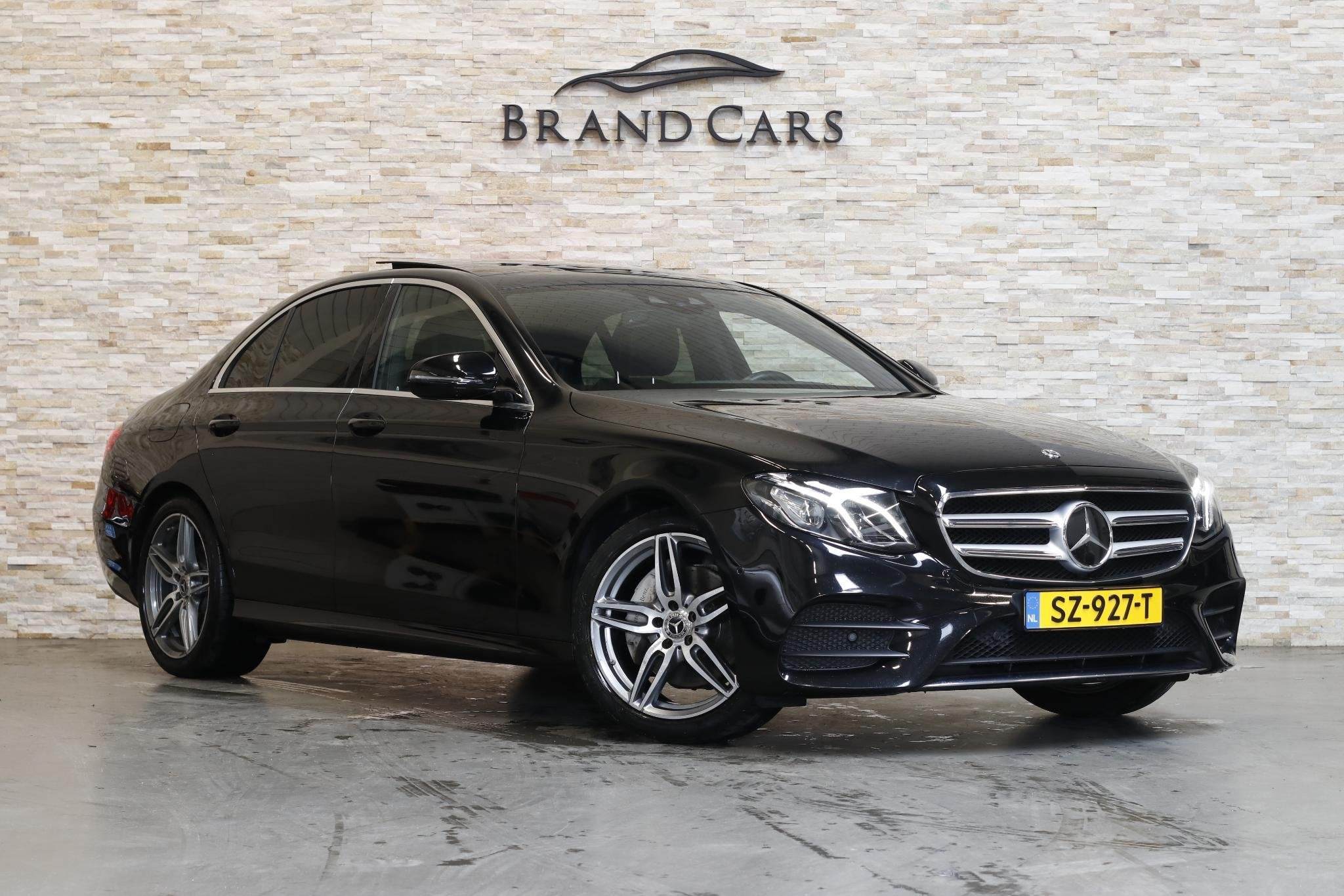 Mercedes-Benz E-klasse 200 AMG | PANO | SFEERVERLICHTING | C, Auto's, Automaat, Achterwielaandrijving, Gebruikt, 4 cilinders