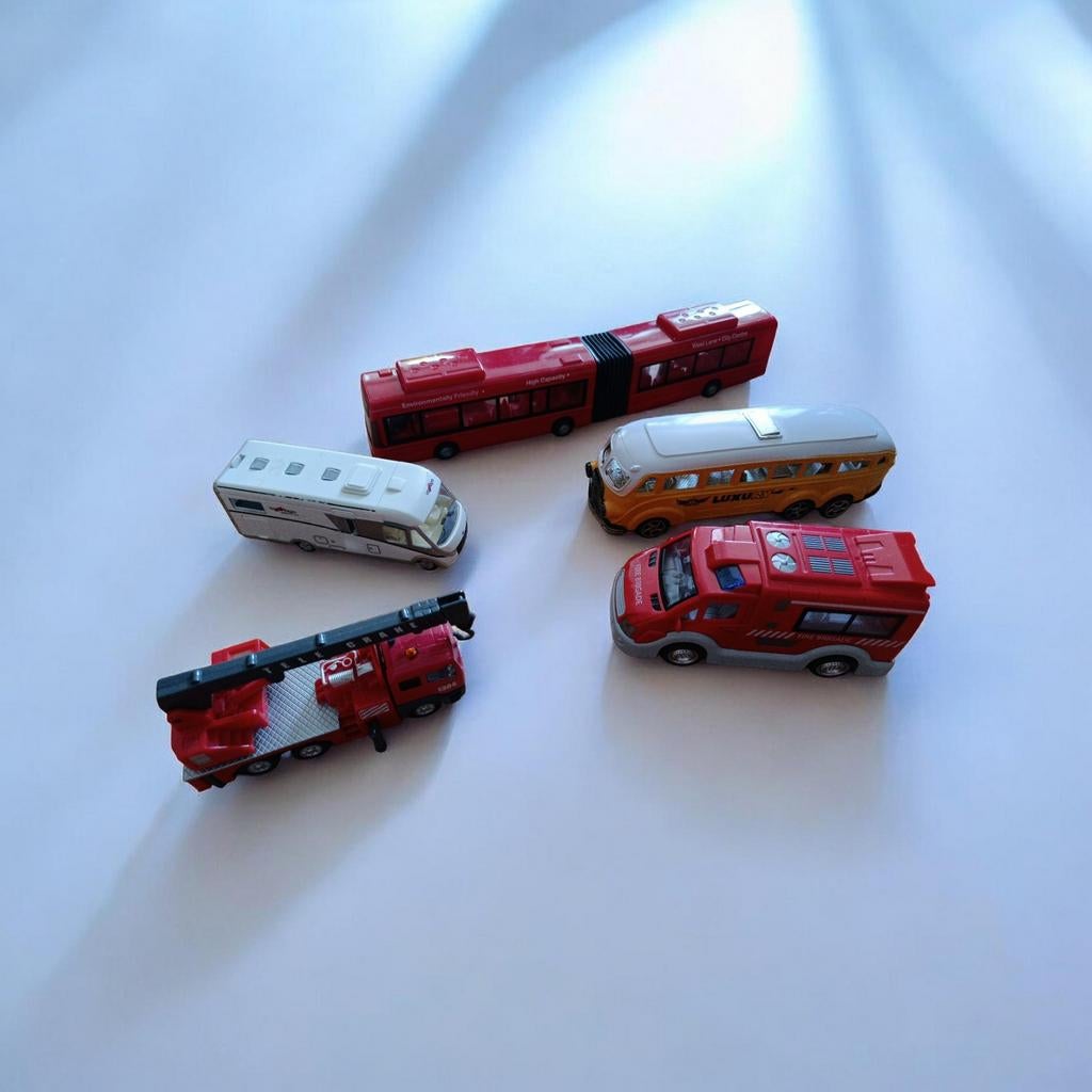 Set van 5 speelgoedvoertuigen: bussen, camper, brandweer, Ophalen, Gebruikt