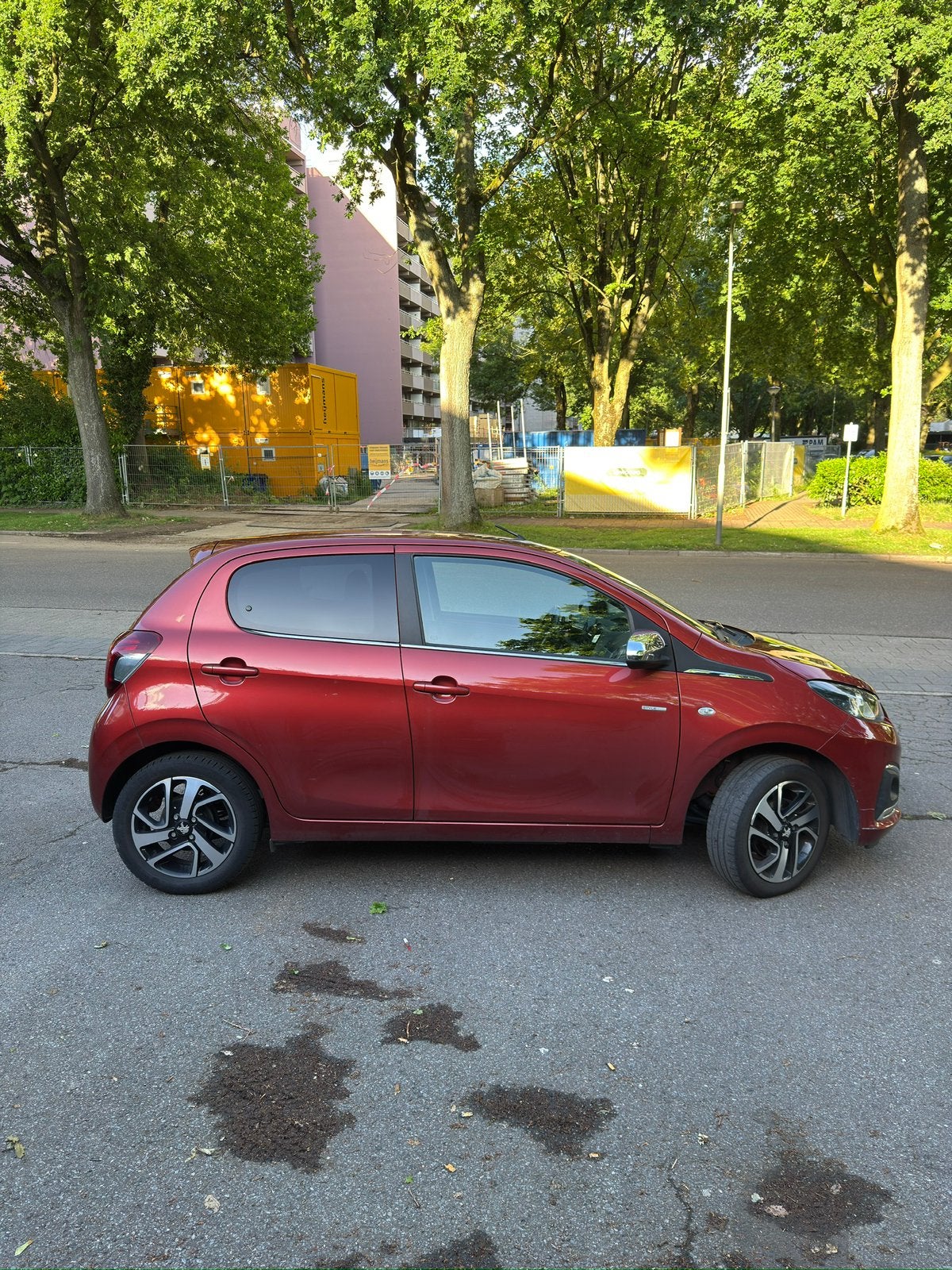Peugeot 108 1.0 E-vti 72pk 5D 2020 Rood, Auto's, Peugeot, Voorwielaandrijving, Stof, 4 stoelen, Radio