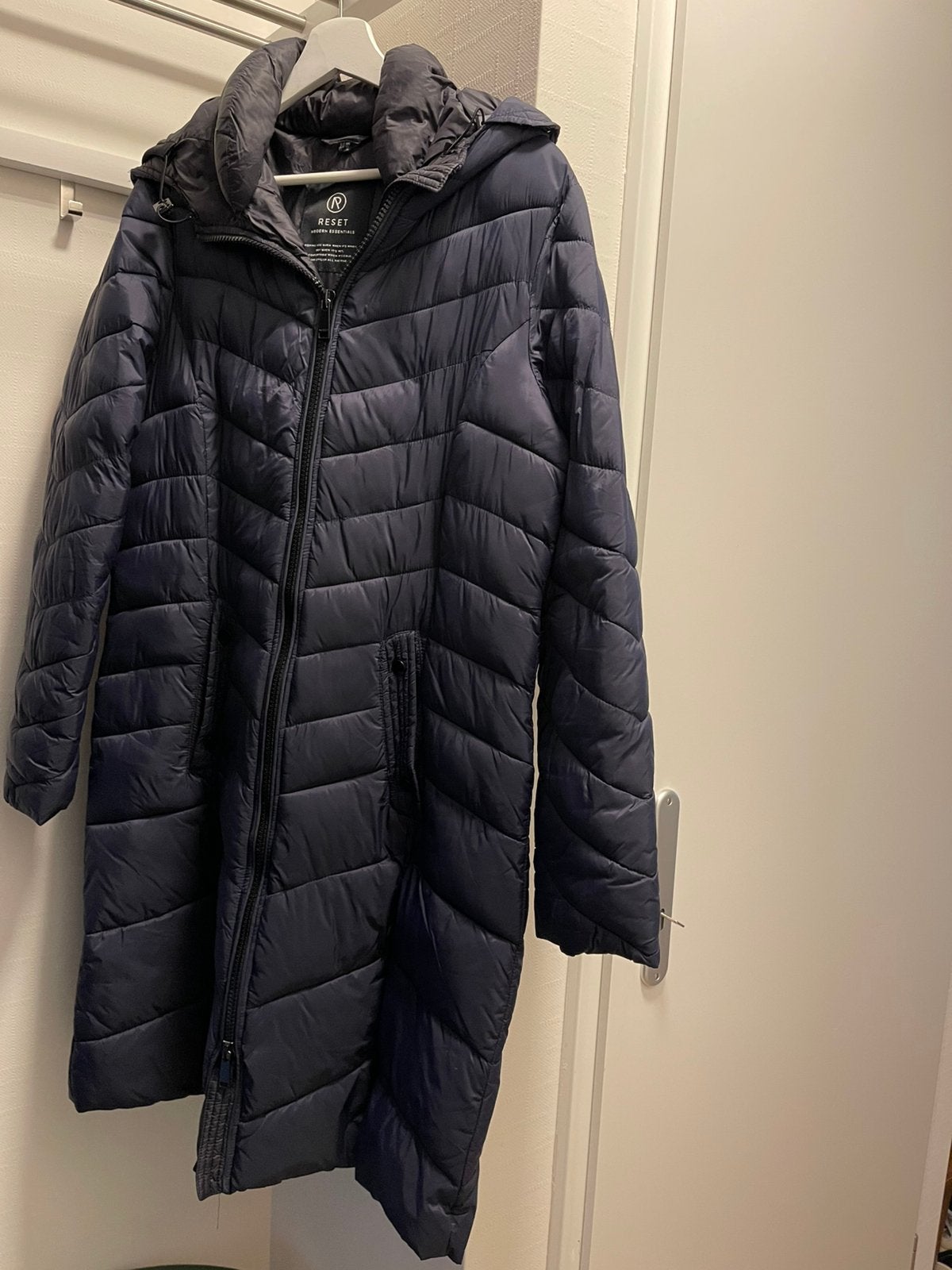 Stijlvolle Reset winterjas maat 42, Kleding | Dames, Ophalen, Zo goed als nieuw, Maat 42/44 (L)