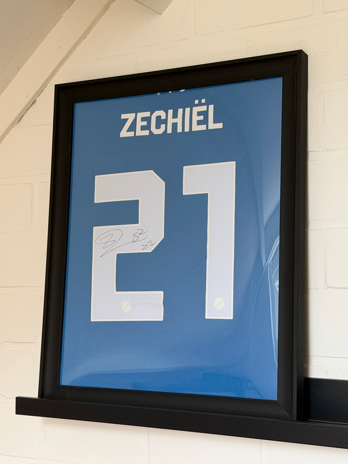 Ingelijst gesigneerd FC Utrecht shirt Zechiel #21, Ophalen of Verzenden, Zo goed als nieuw, F.C. Utrecht, Shirt