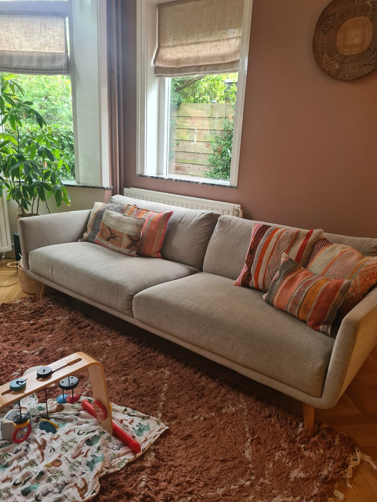 Designbank Eijerkamp vergrijsd beige met eikenhouten pootjes, Hout, Gebruikt, Modern, Scandinavisch, Driepersoons