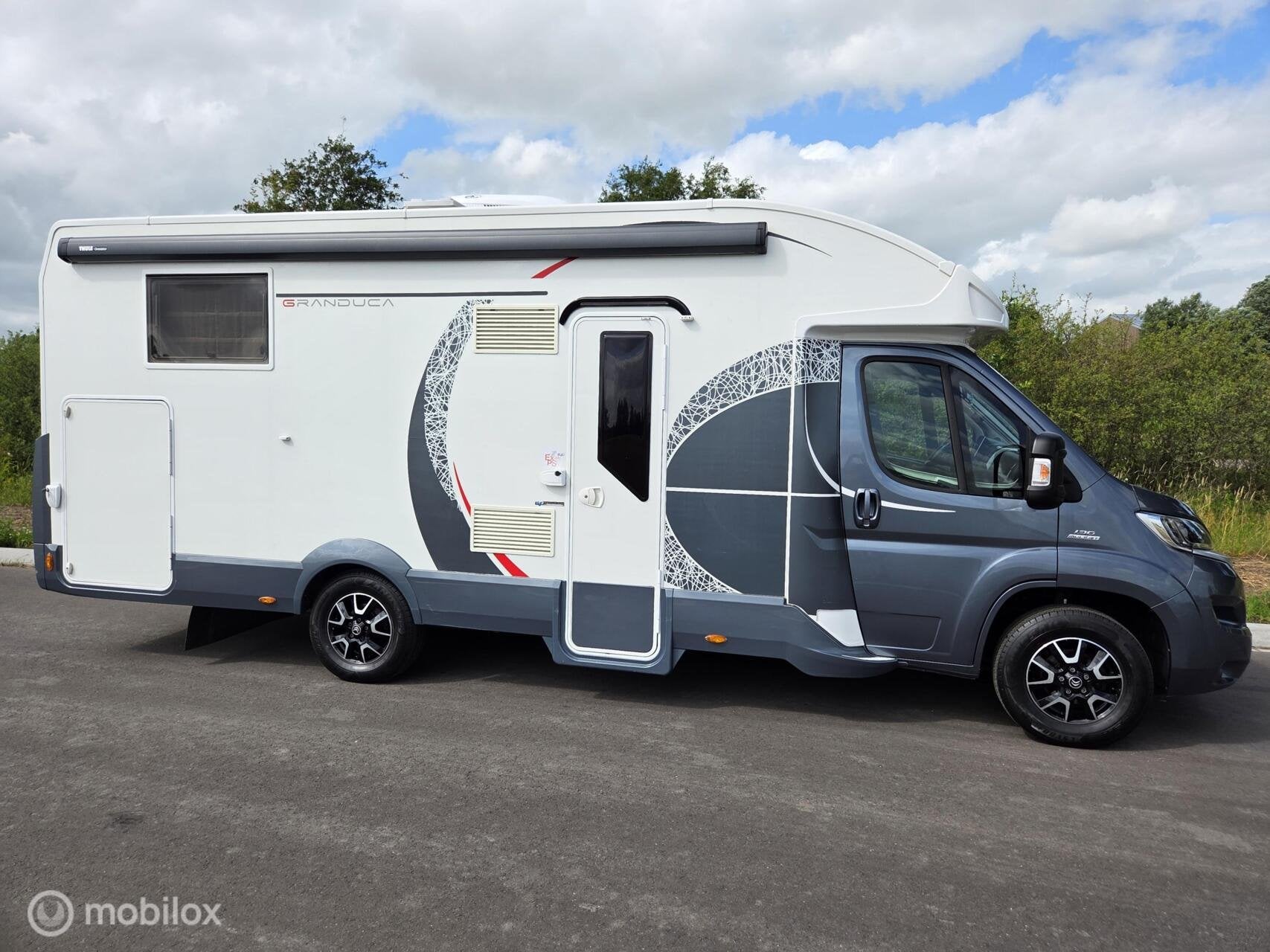 Rollerteam 266TL 2015 •Euro 6•Luxe Camper•Hefbed+Queen, Caravans en Kamperen, Campers, Overige merken, Hordeur, Bedrijf, Half-integraal